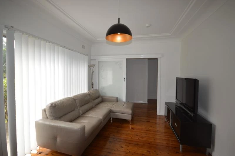 37 Lockyer Street ADAMSTOWN NSW