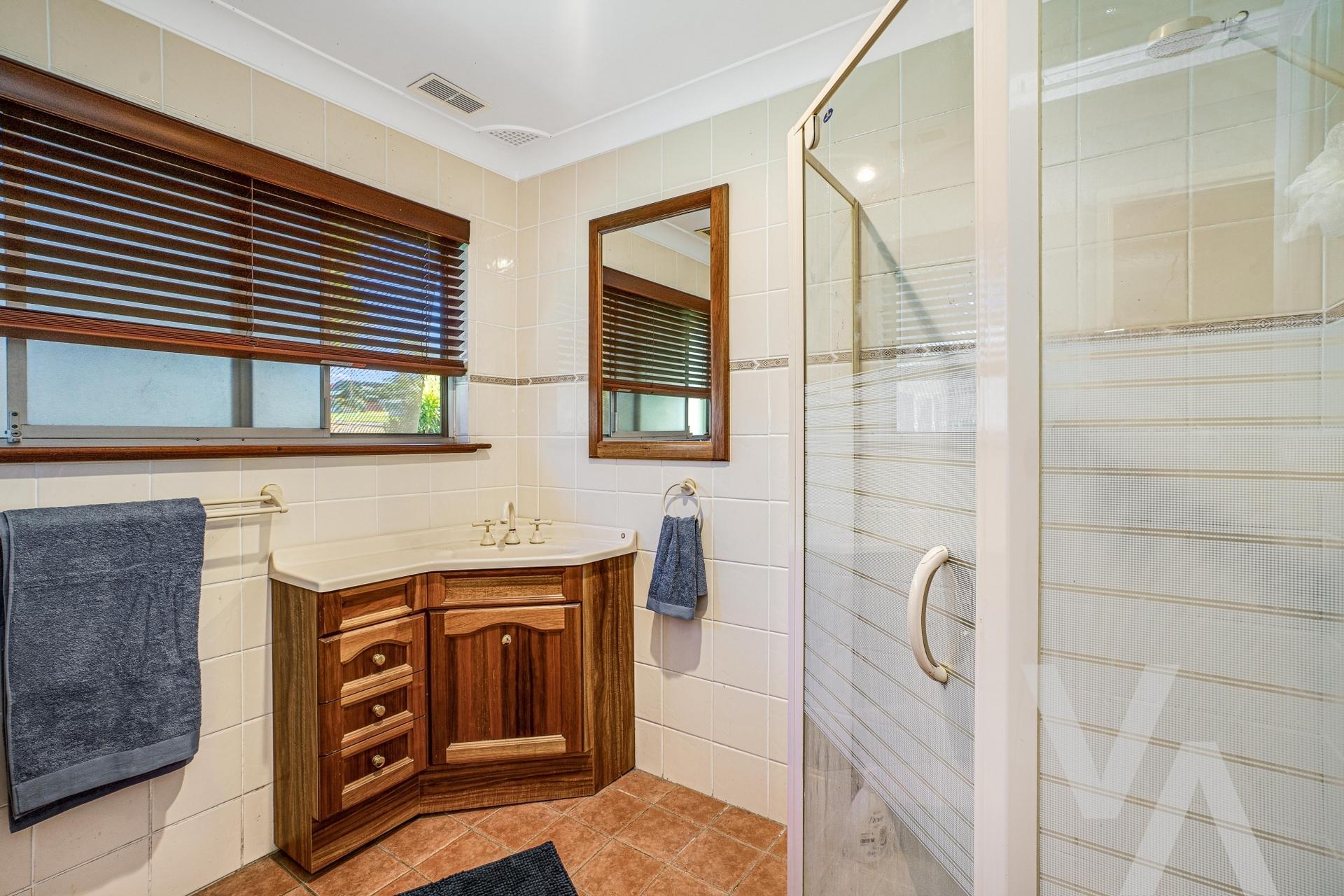 9 The Broadway  Killingworth NSW