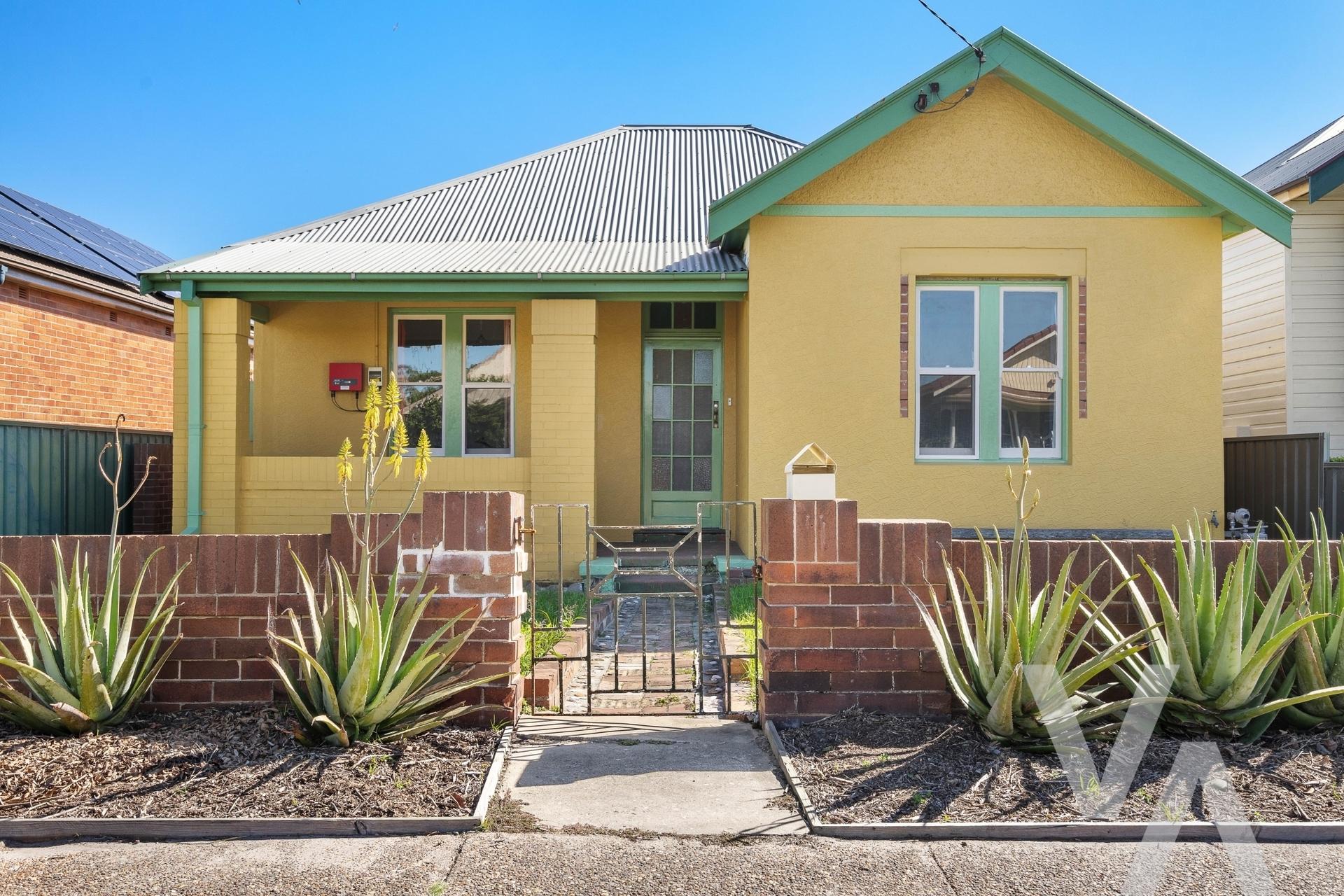 85 Dunbar  Street Stockton NSW