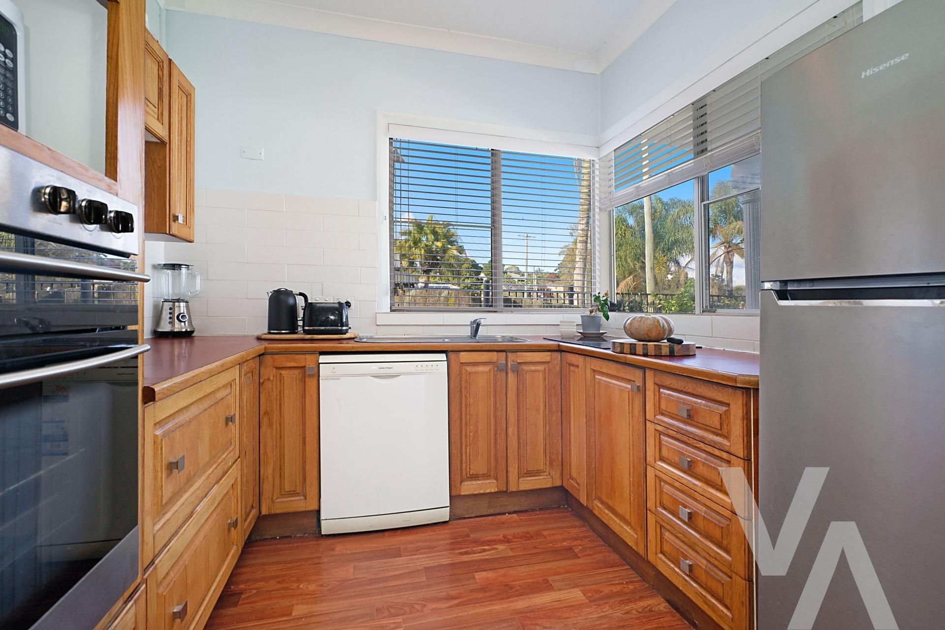 67 Bay Road Bolton Point NSW