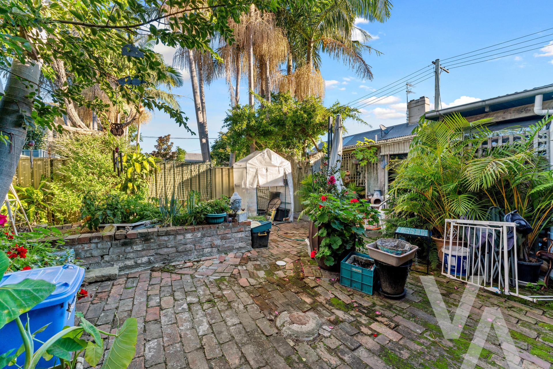 1 & 2/5 Arnolds Lane Waratah NSW
