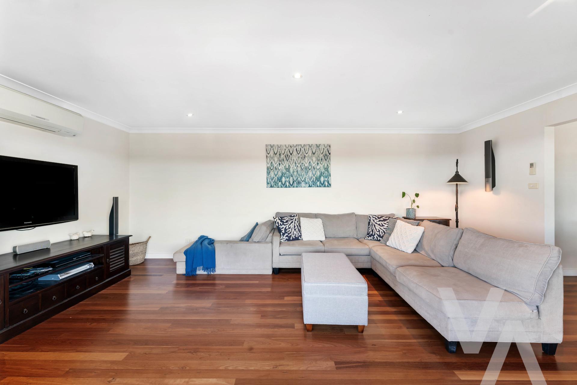 38 Whitehaven Drive Lakelands NSW