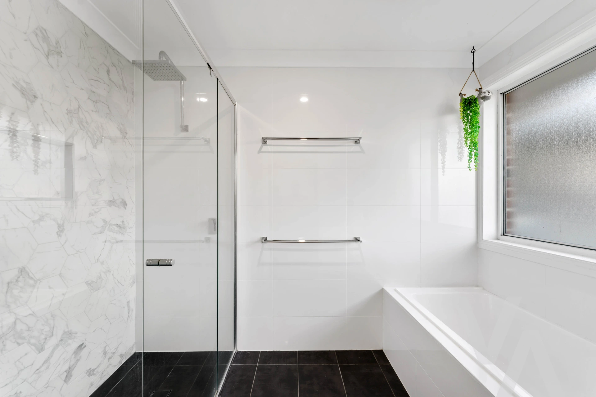 38 Whitehaven Drive Lakelands NSW