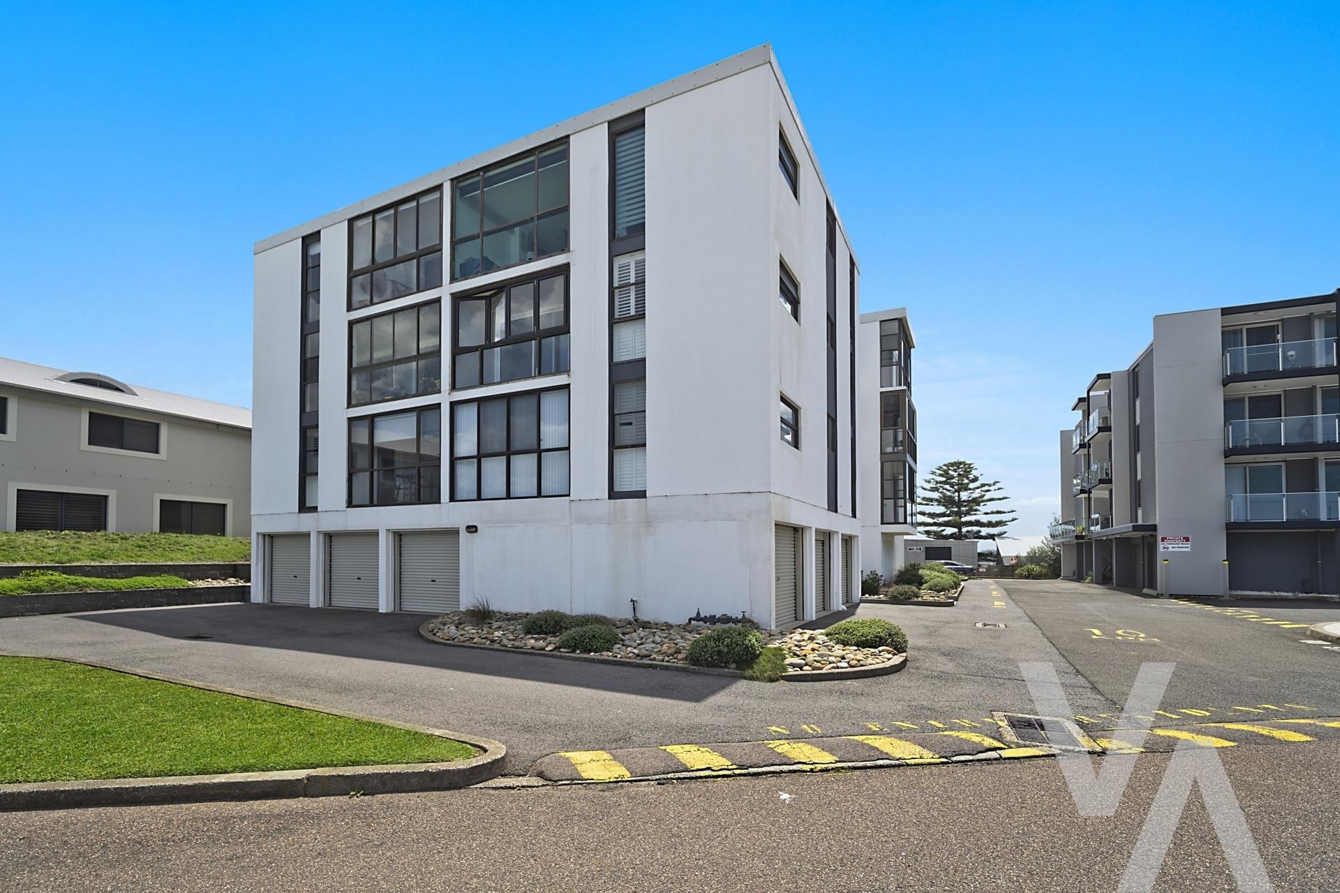 10/2 Ocean  Street Merewether NSW