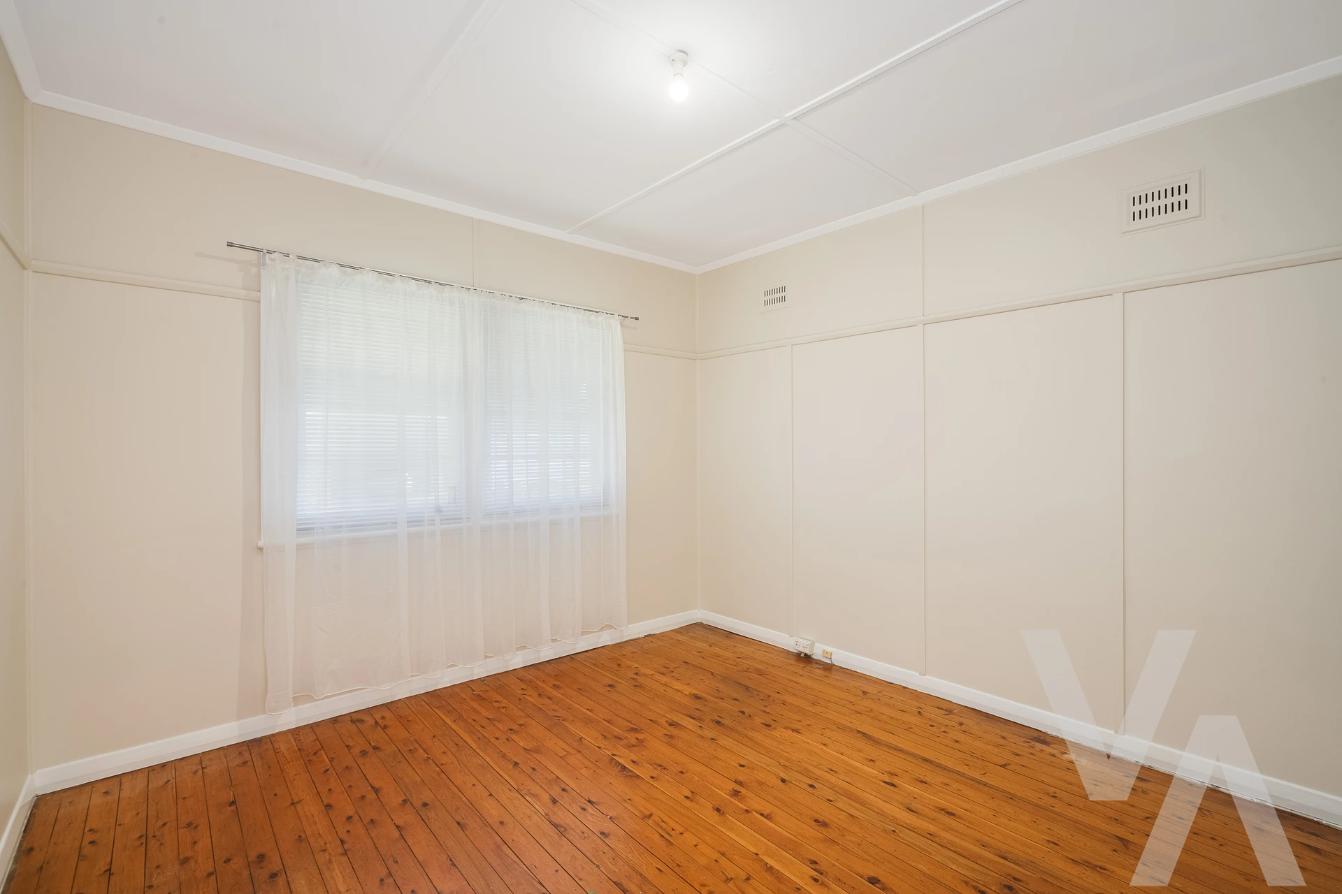 28 Robb Street Belmont NSW