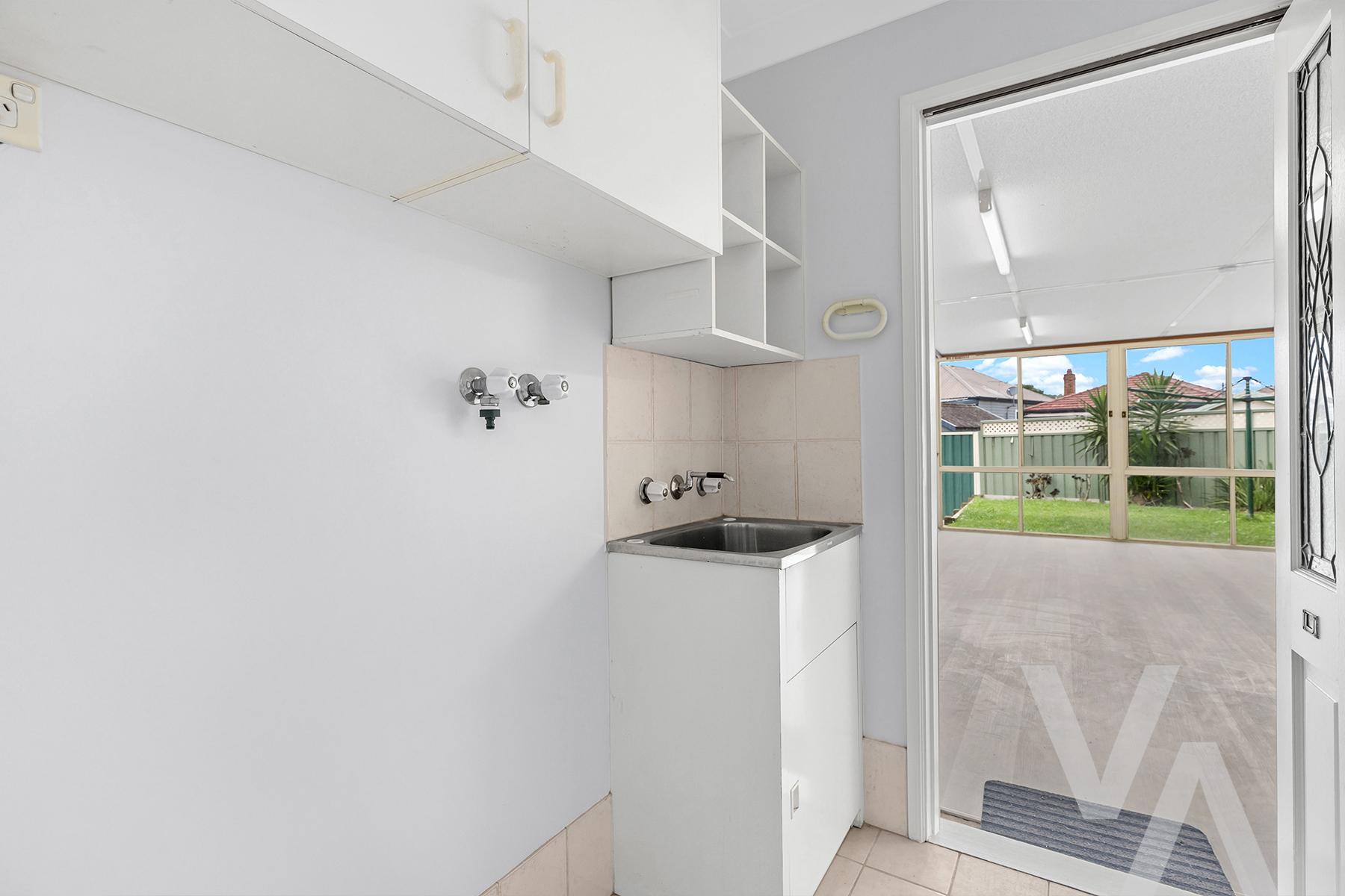 8 Robertson Street Carrington NSW