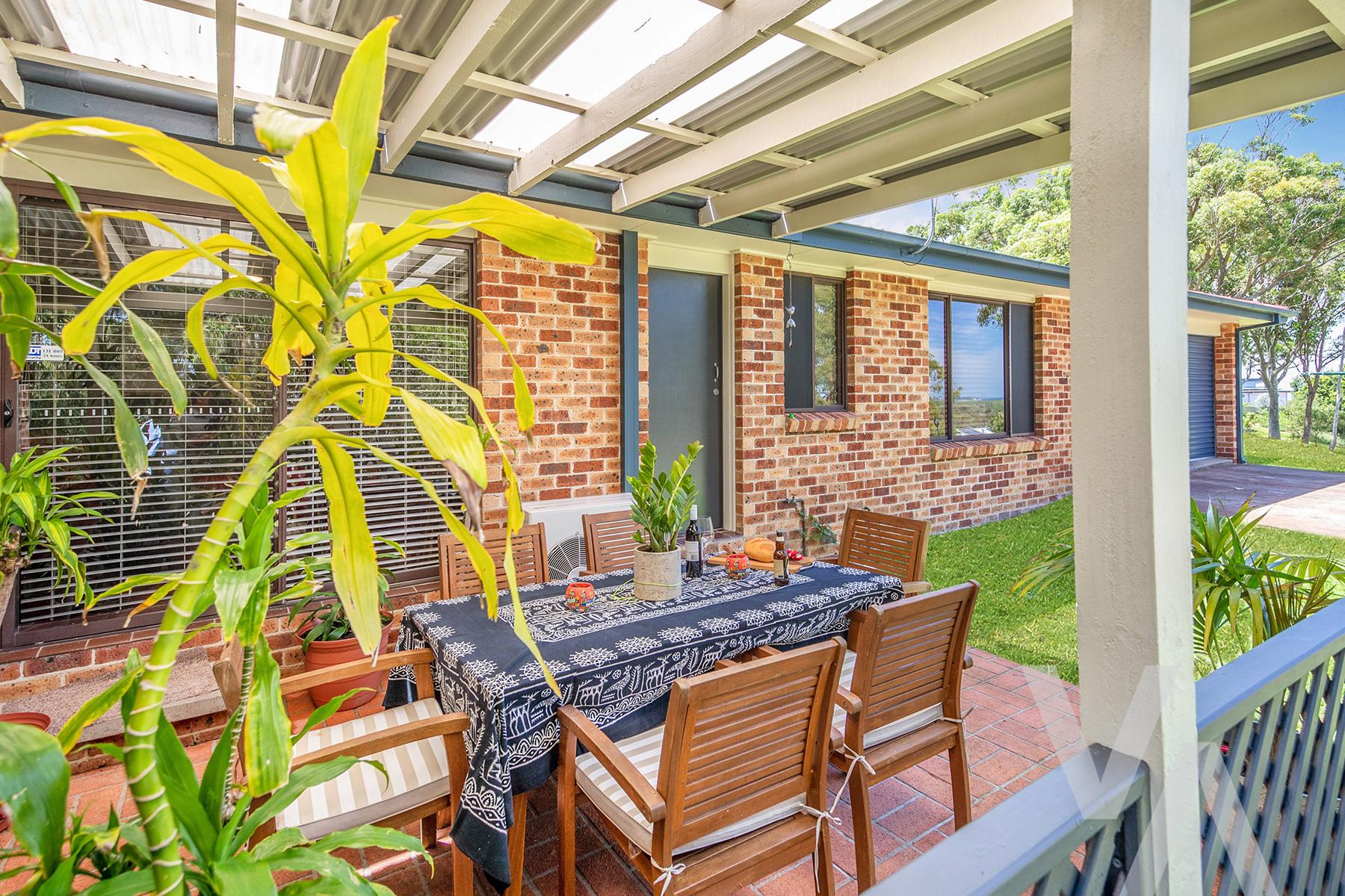 11 Pinnaroo Close Belmont North NSW