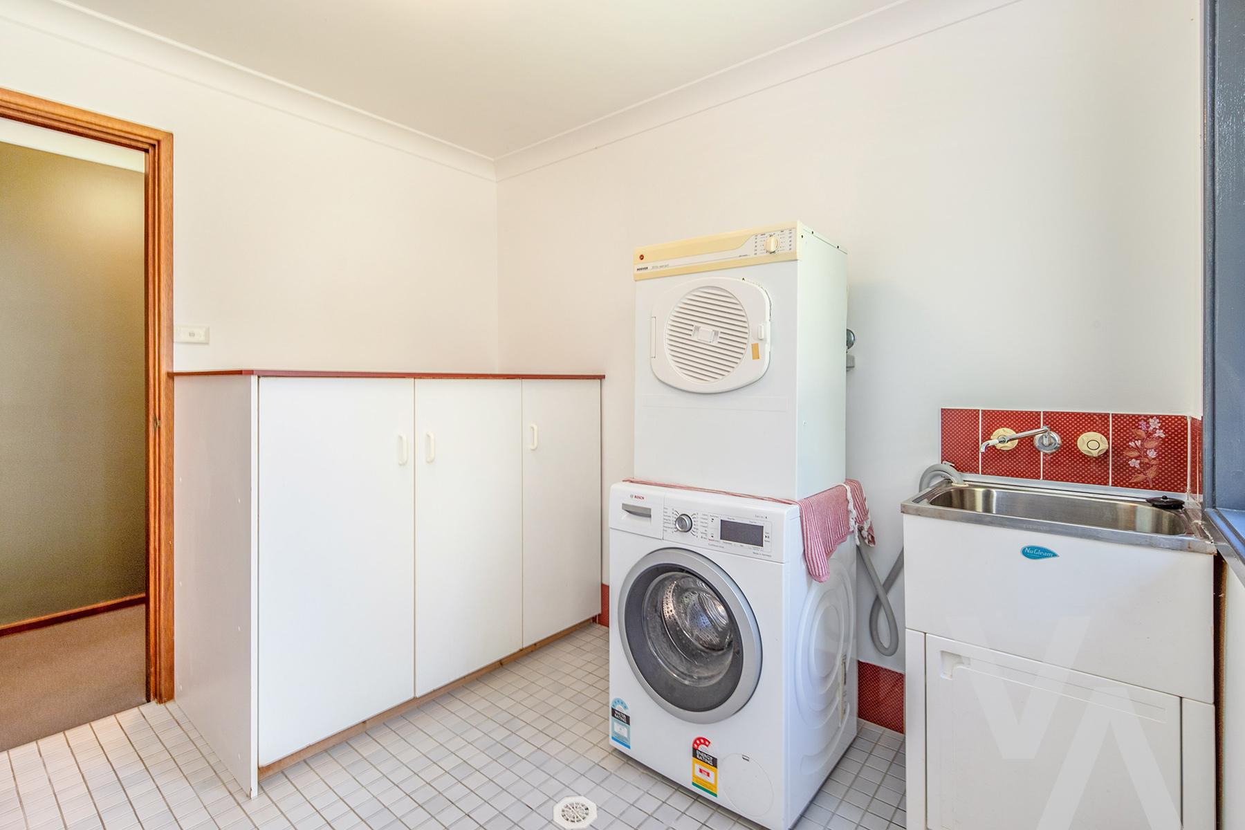 11 Pinnaroo Close Belmont North NSW