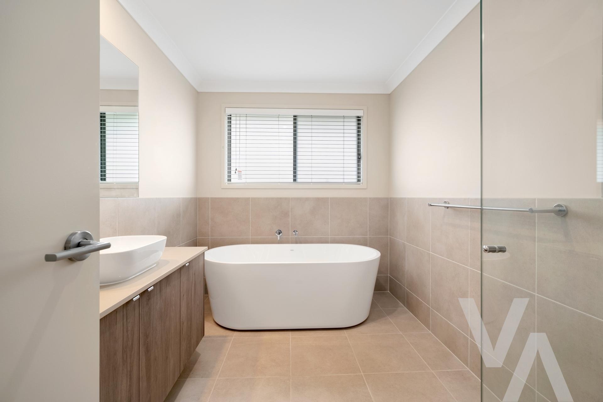 3 Arklow Crescent Chisholm NSW