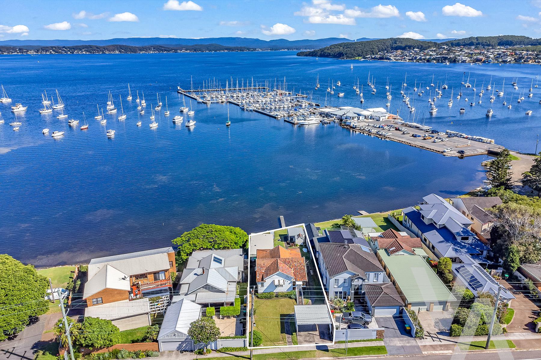 668 Pacific  Highway Belmont NSW