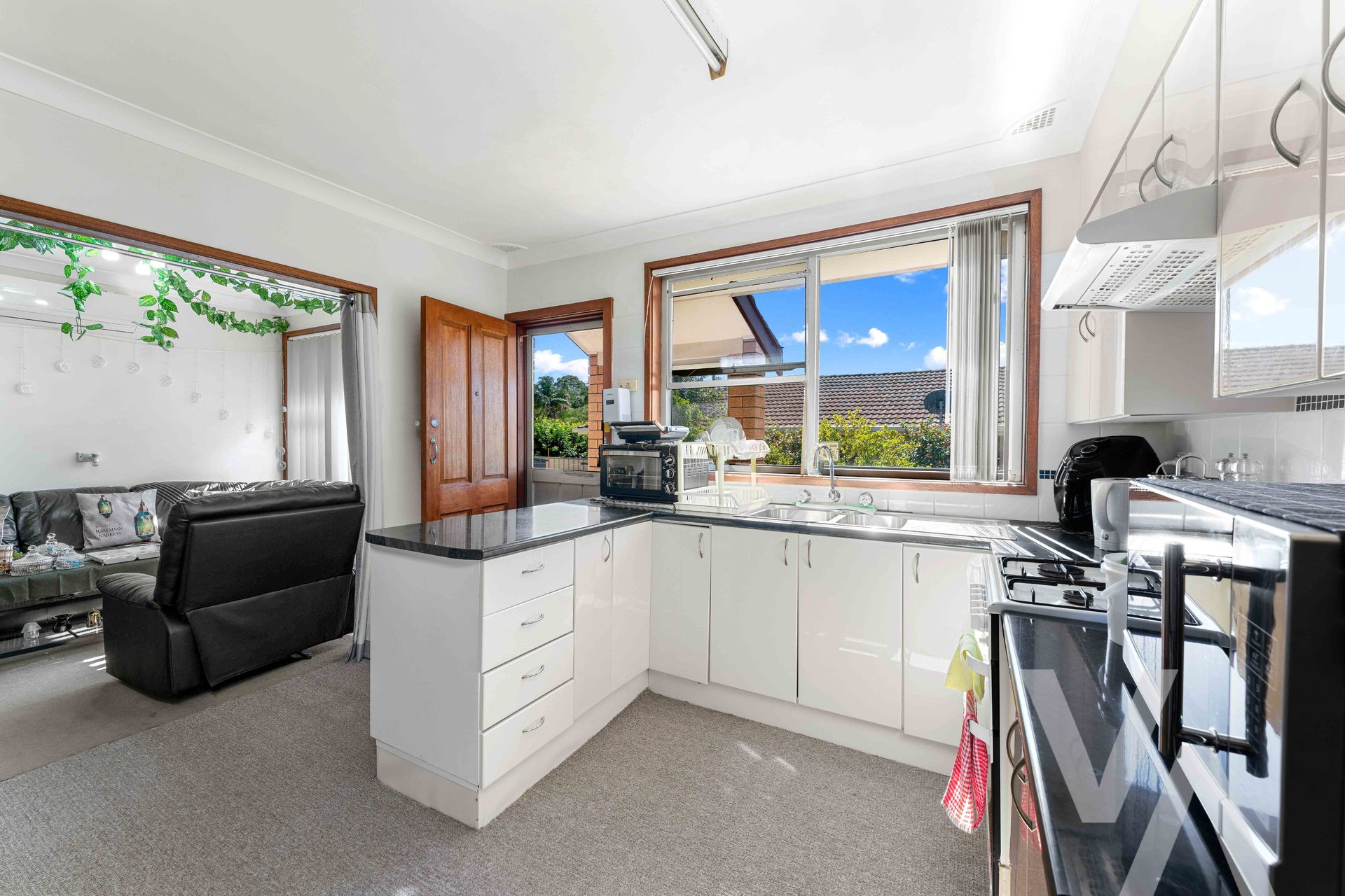 6 Kerry Avenue Elermore Vale NSW