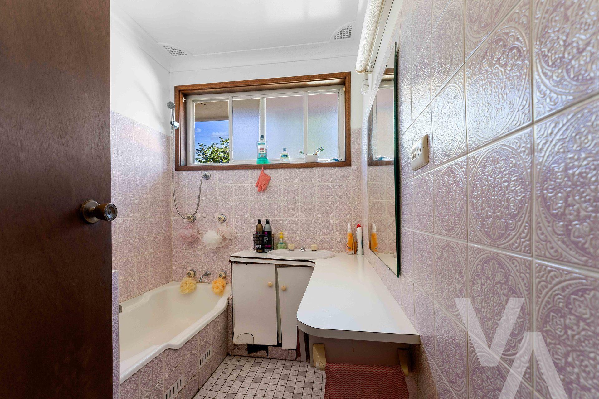 6 Kerry Avenue Elermore Vale NSW
