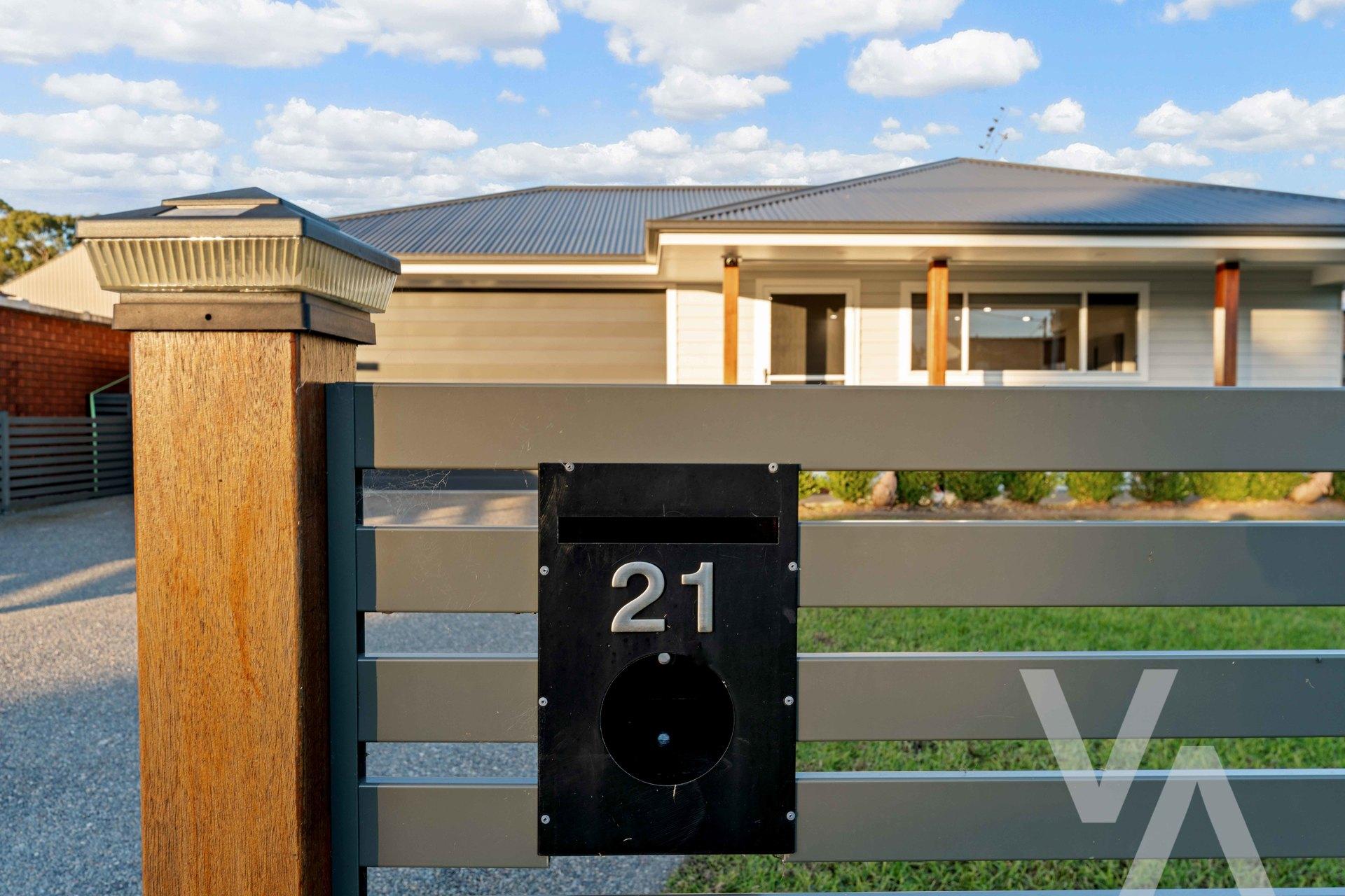 21 Lynn Place Speers Point NSW