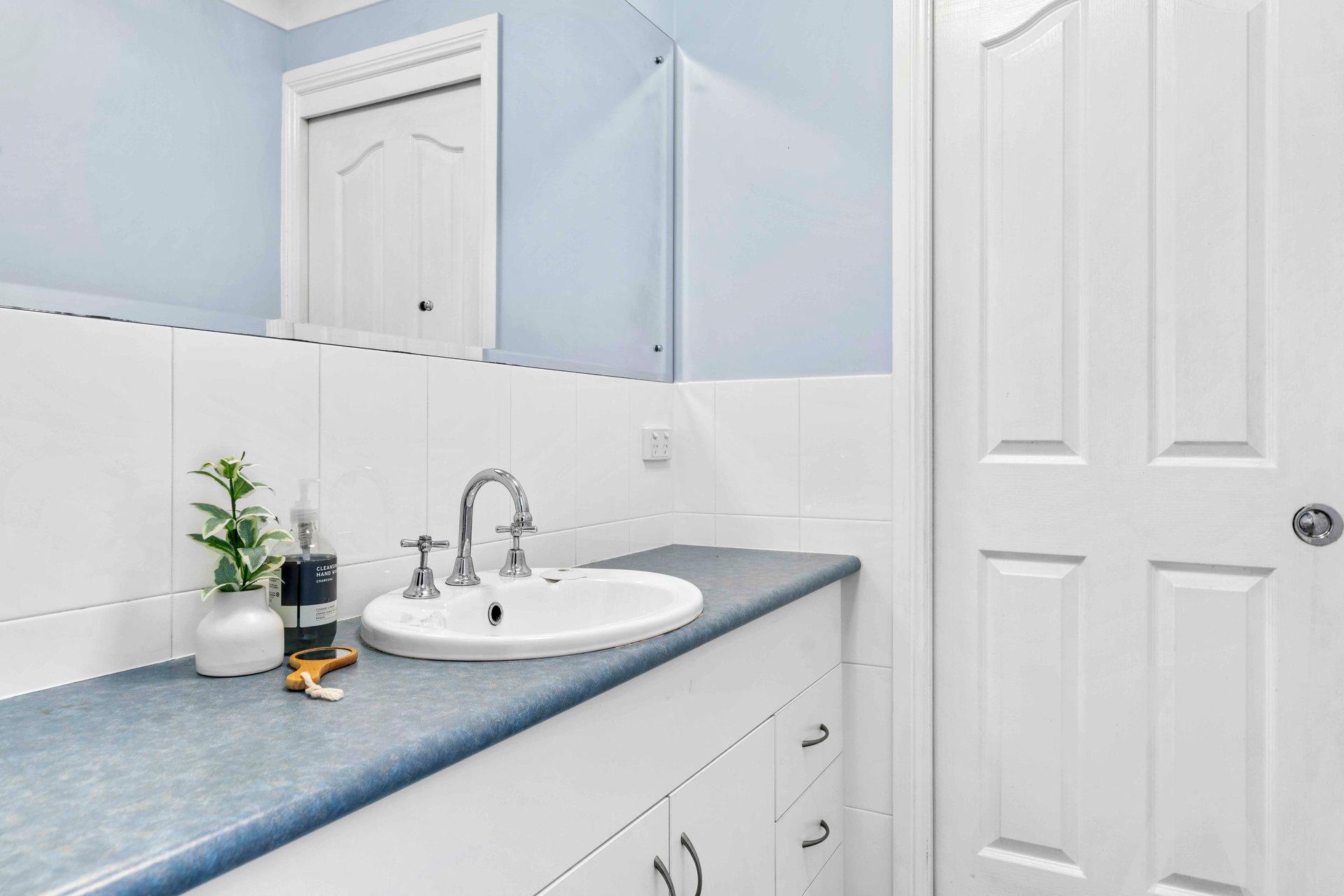 2/5 Kalinda Close Lambton NSW
