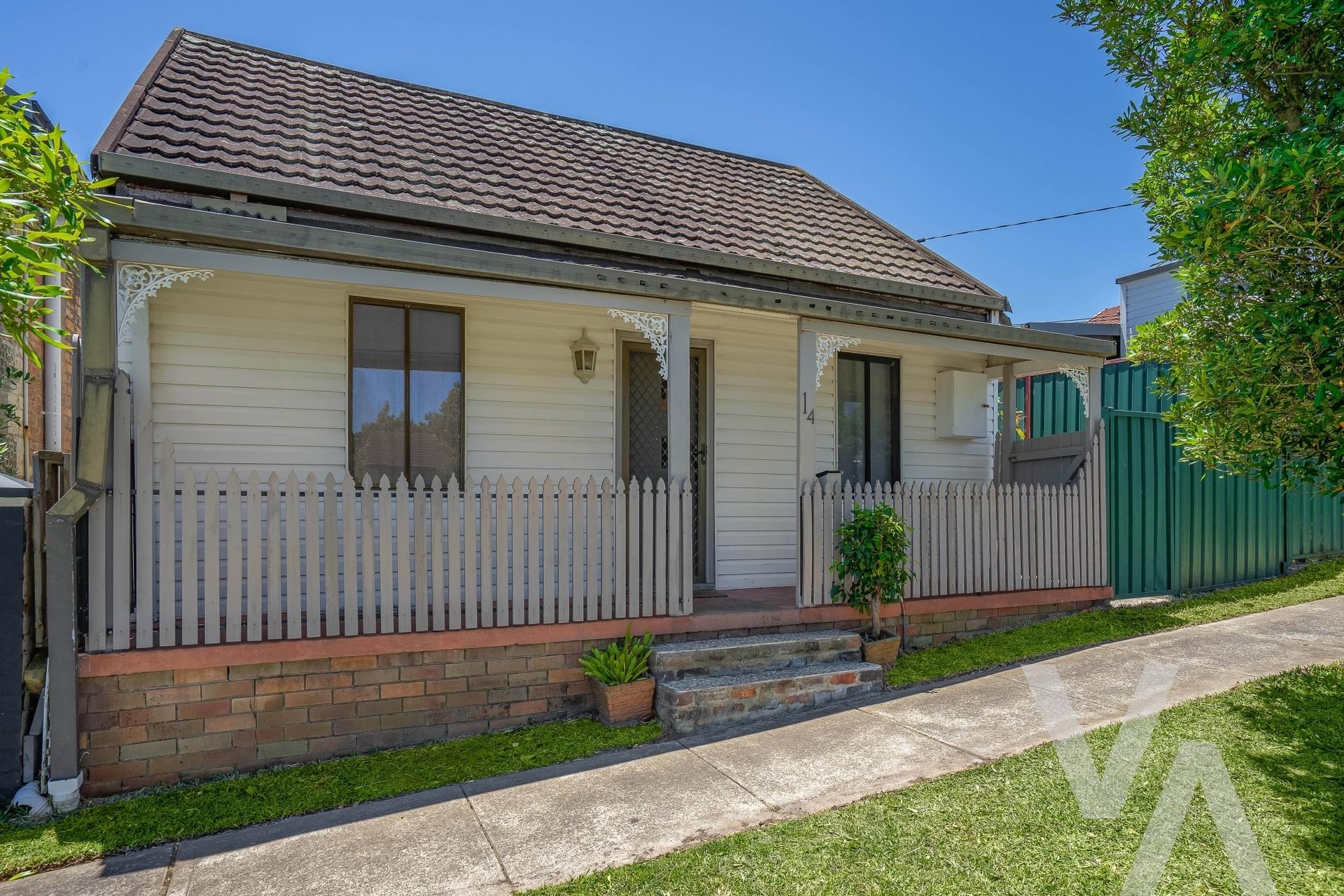 14 Tighes Terrace Tighes Hill NSW