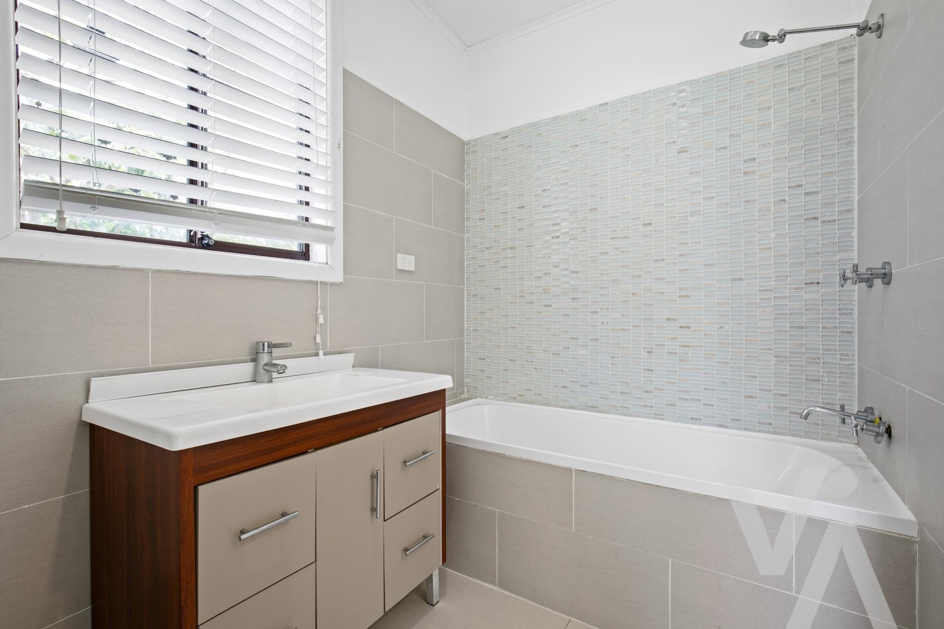 7 Deane Street Belmont NSW