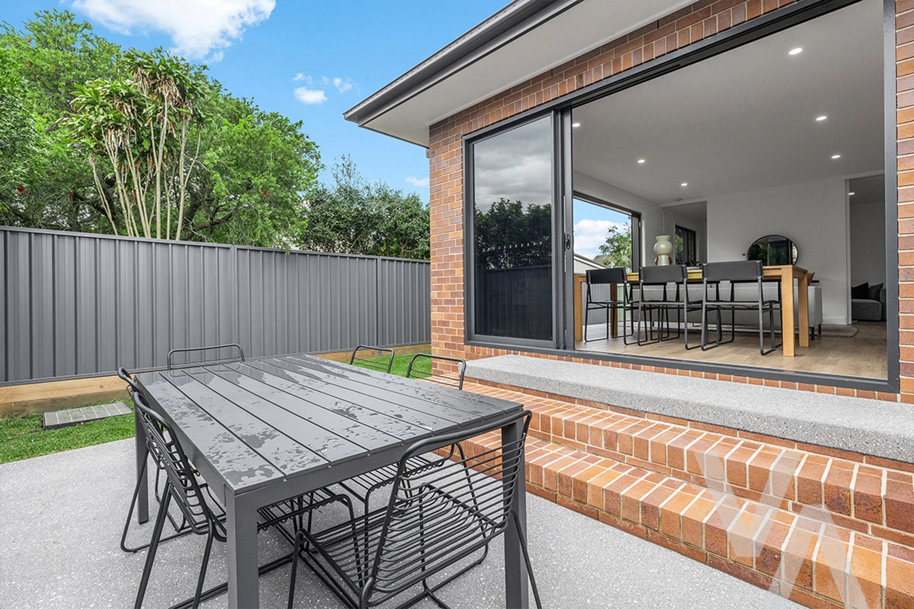 2/129 Gordon Avenue Hamilton South NSW