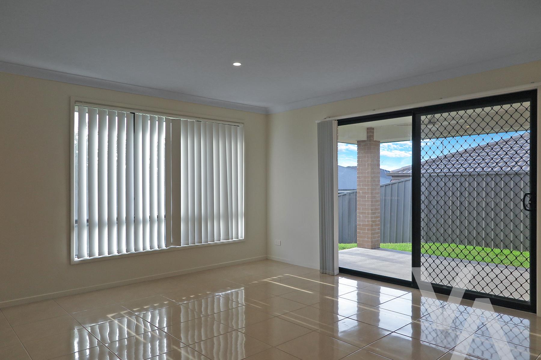 8 Brokenwood Avenue Cliftleigh NSW