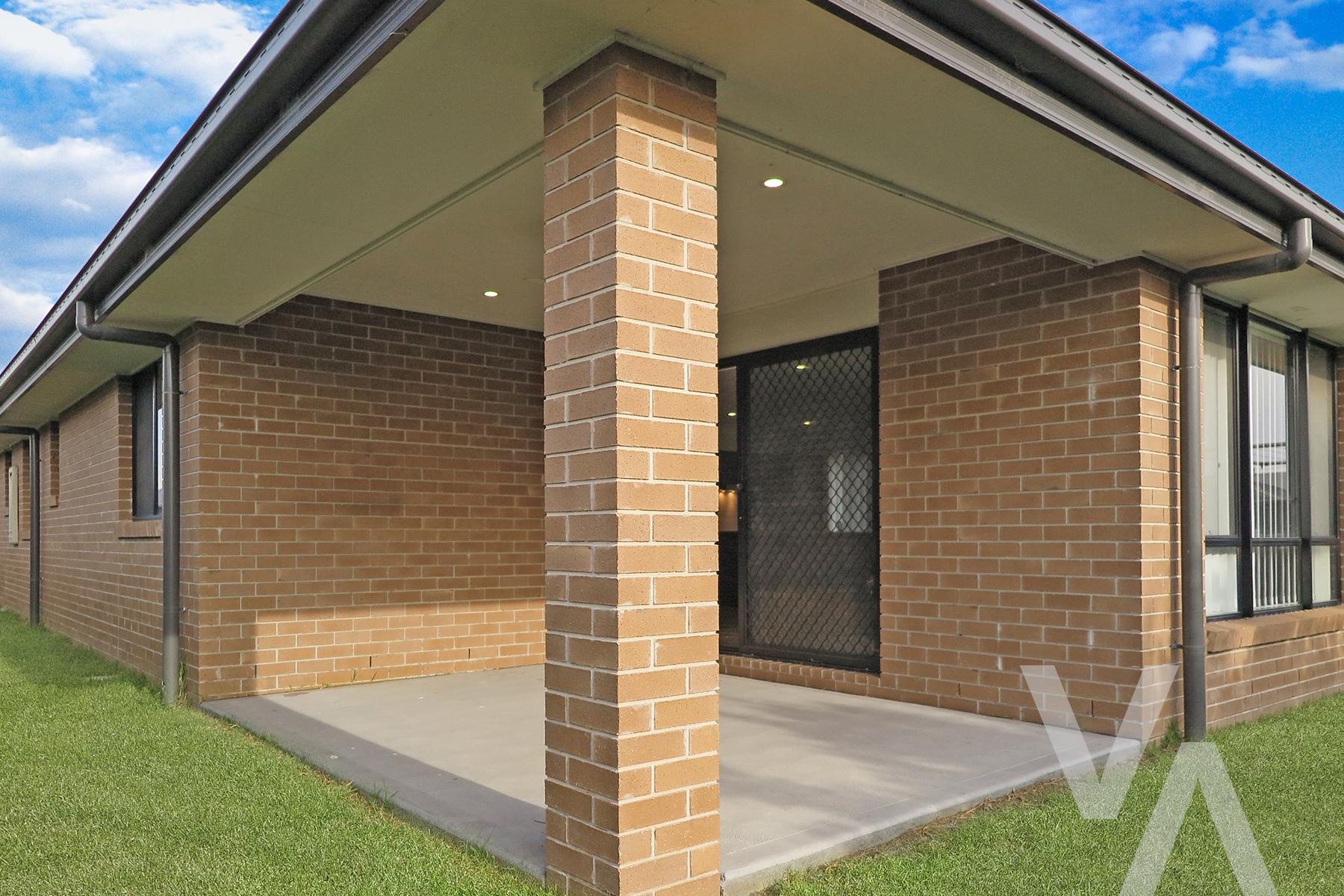 8 Brokenwood Avenue Cliftleigh NSW