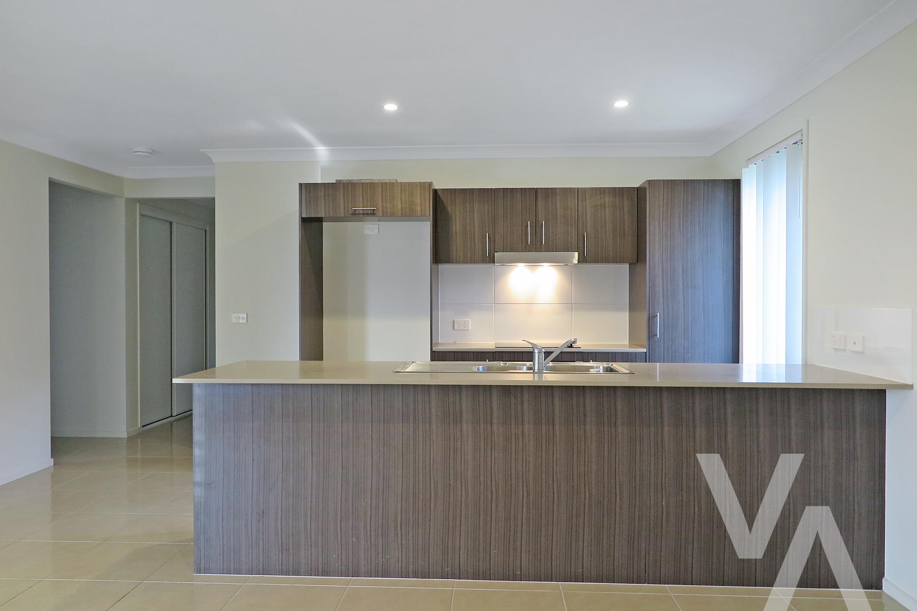8 Brokenwood Avenue Cliftleigh NSW