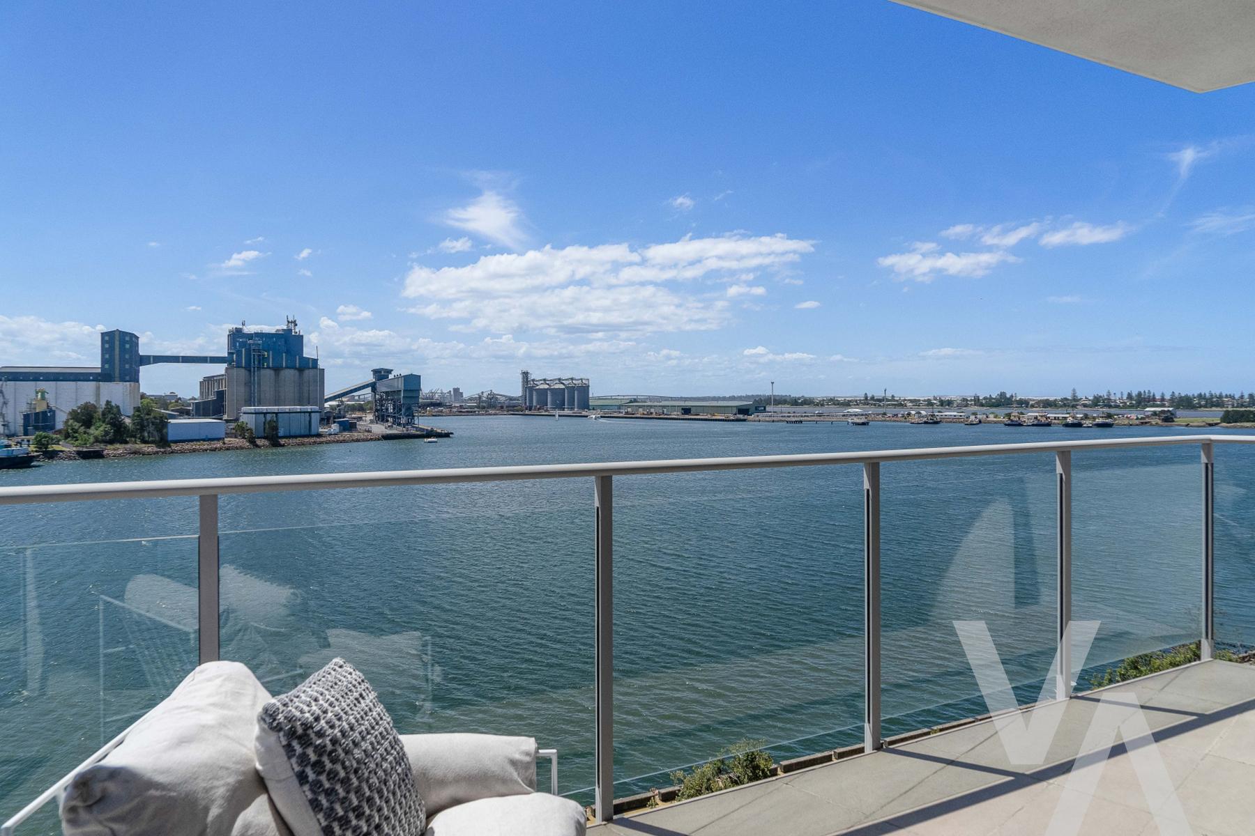 502/19 Honeysuckle Drive Newcastle NSW