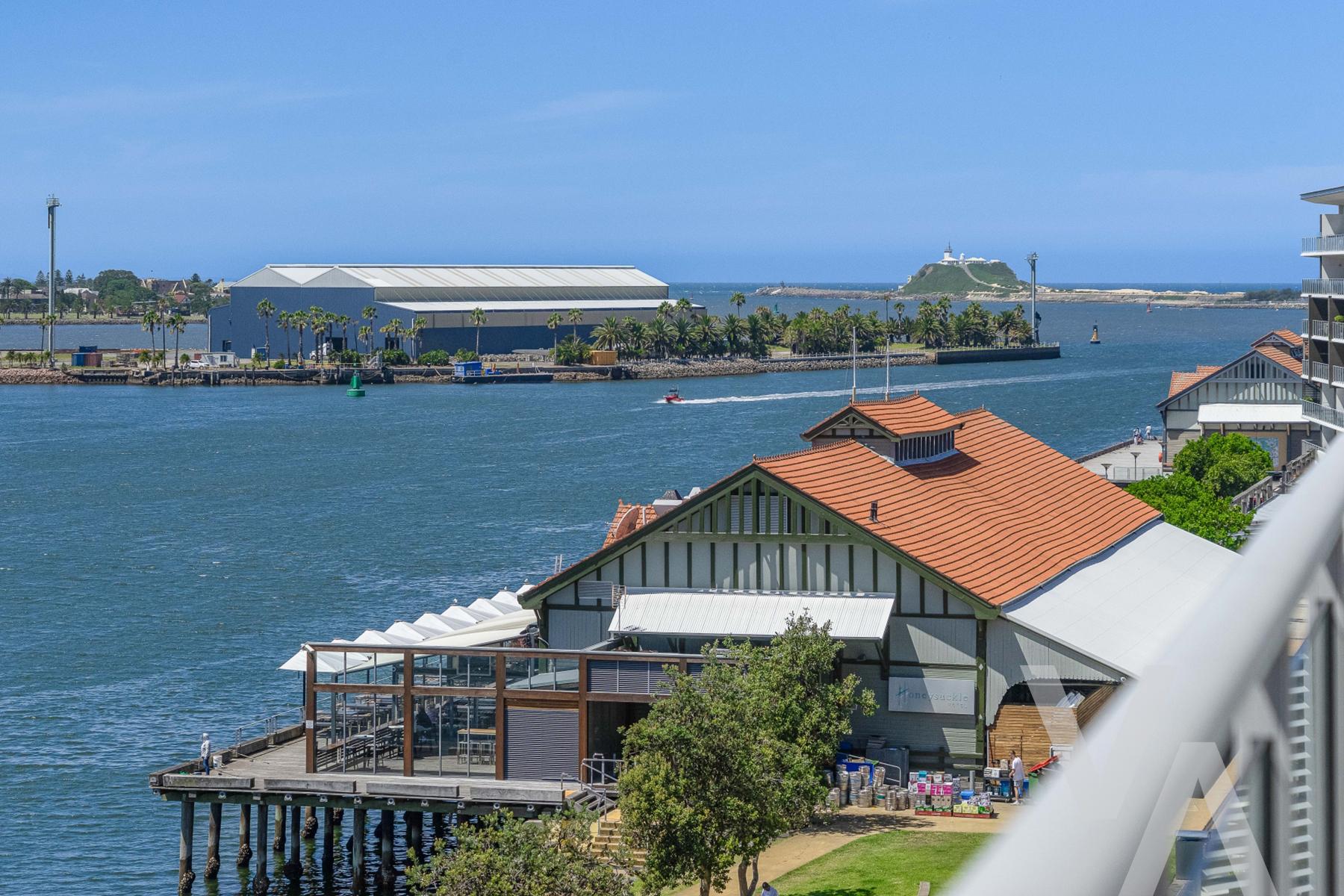 502/19 Honeysuckle Drive Newcastle NSW