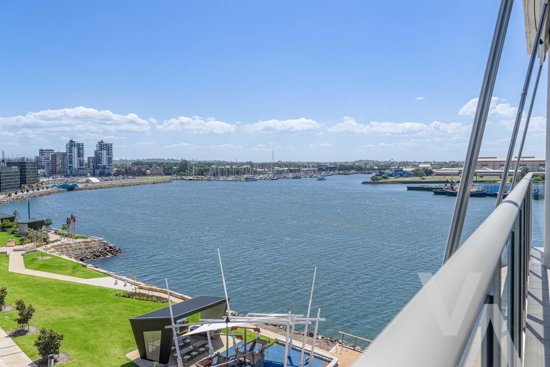 502/19 Honeysuckle Drive Newcastle NSW