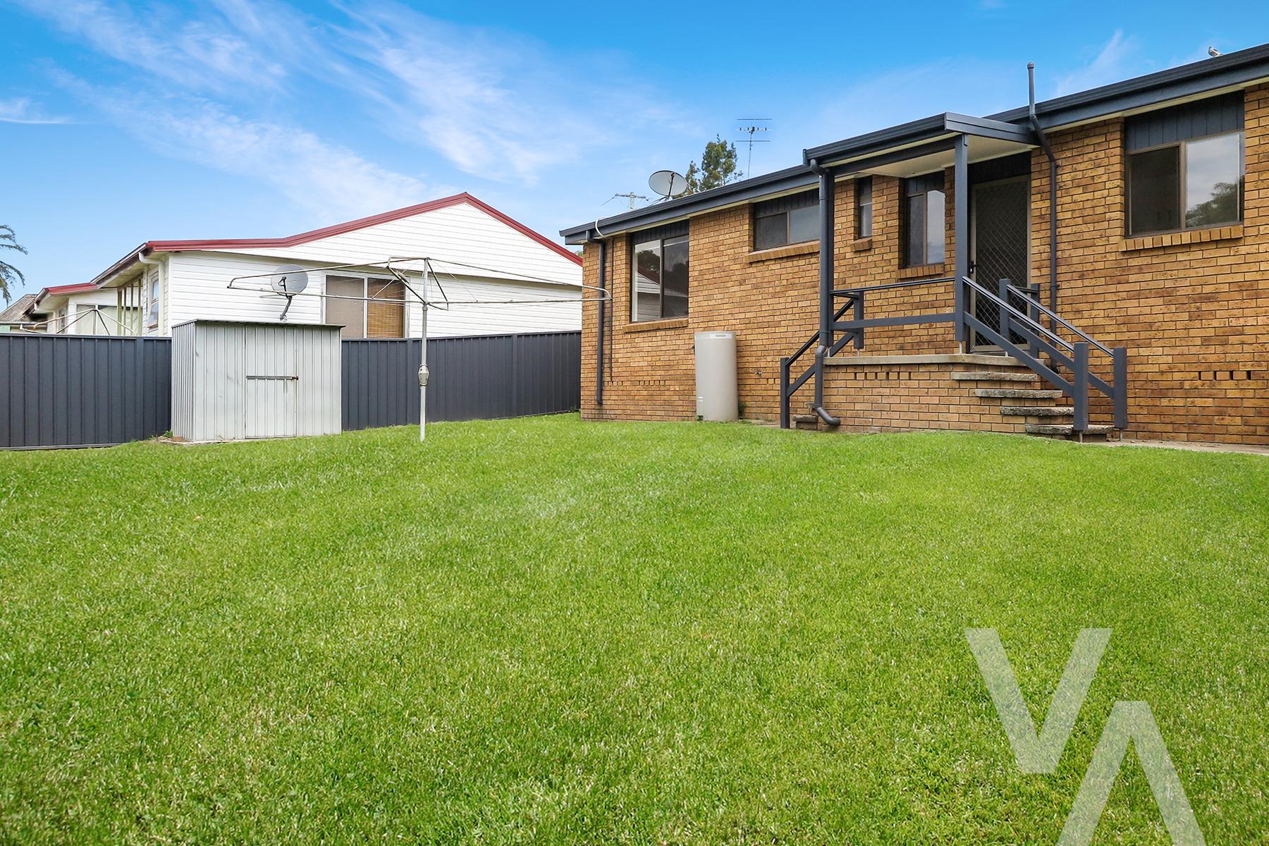 24 Lentara  Road Belmont North NSW