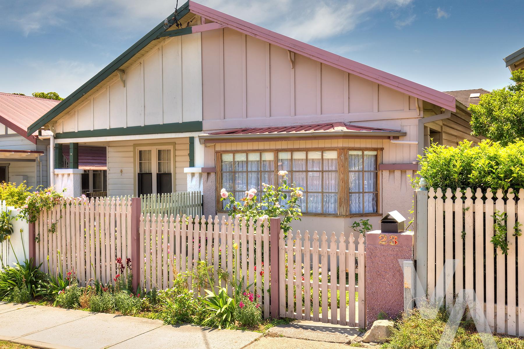 23 Swan Street Cooks Hill NSW