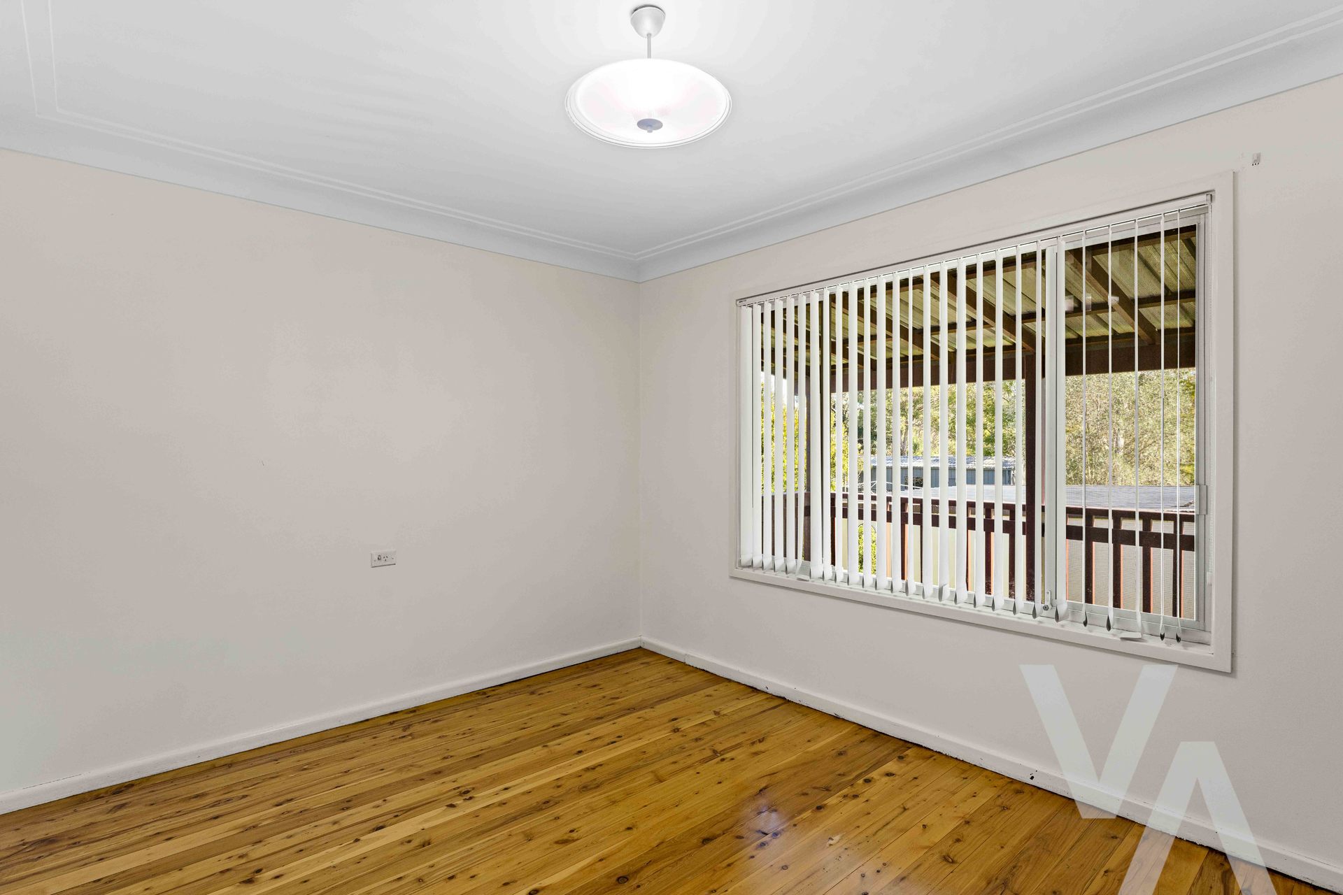 30 Laxton Crescent Belmont North NSW