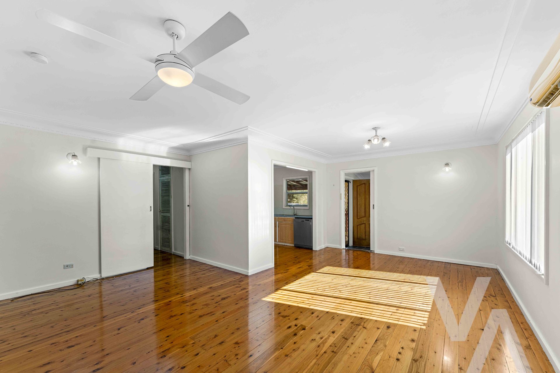30 Laxton Crescent Belmont North NSW