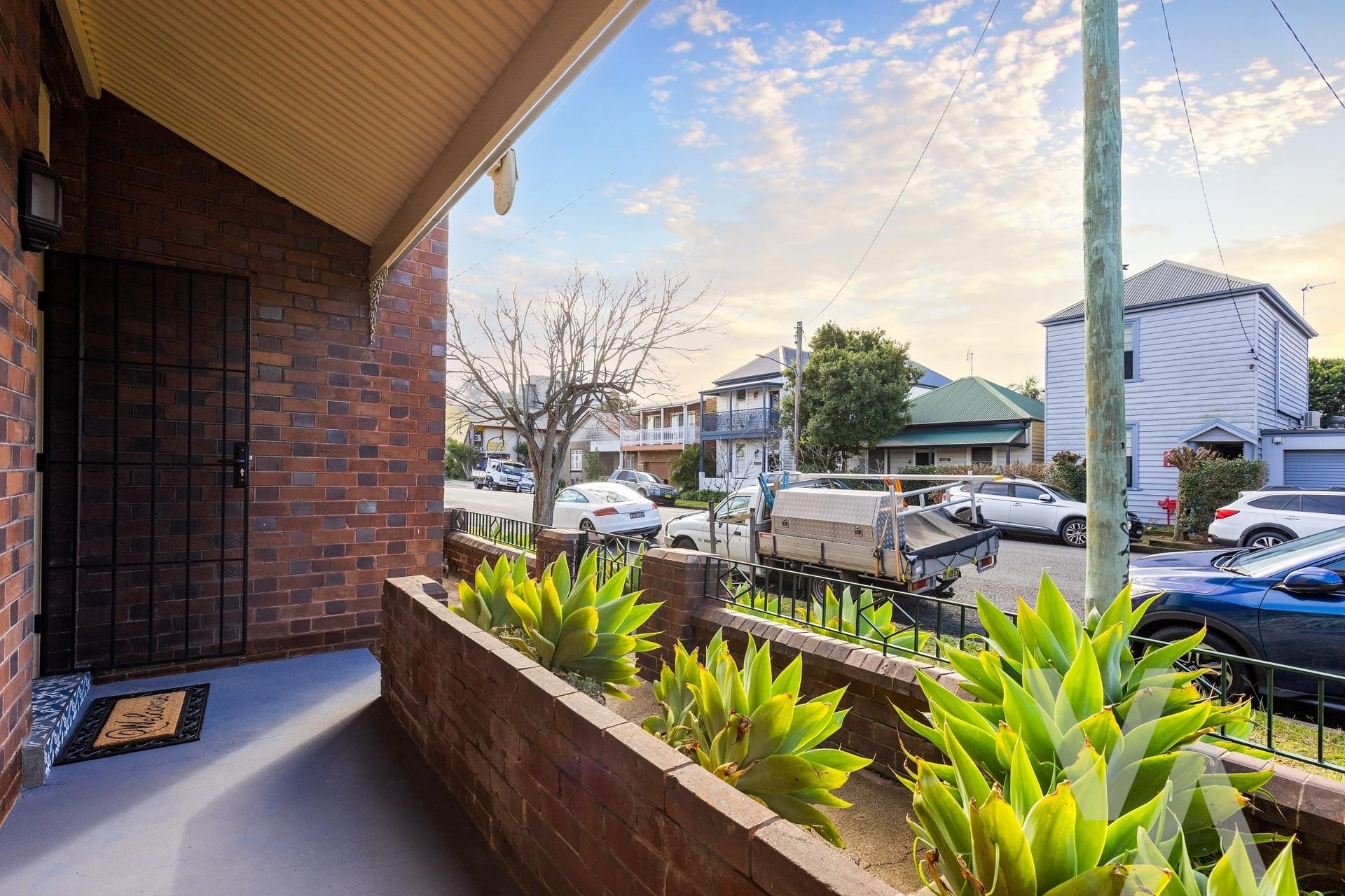 19 Lindsay Street Hamilton NSW