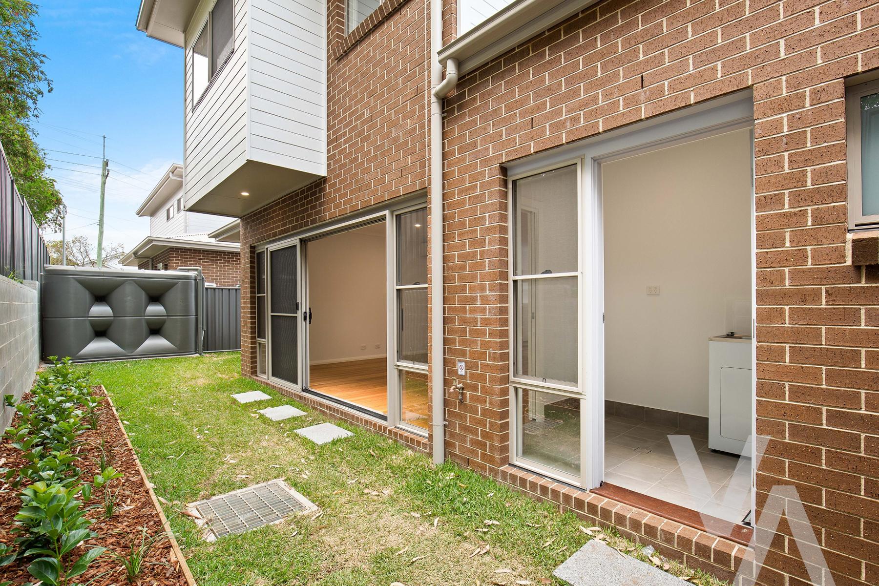 2/143 Lockyer  Street Adamstown NSW