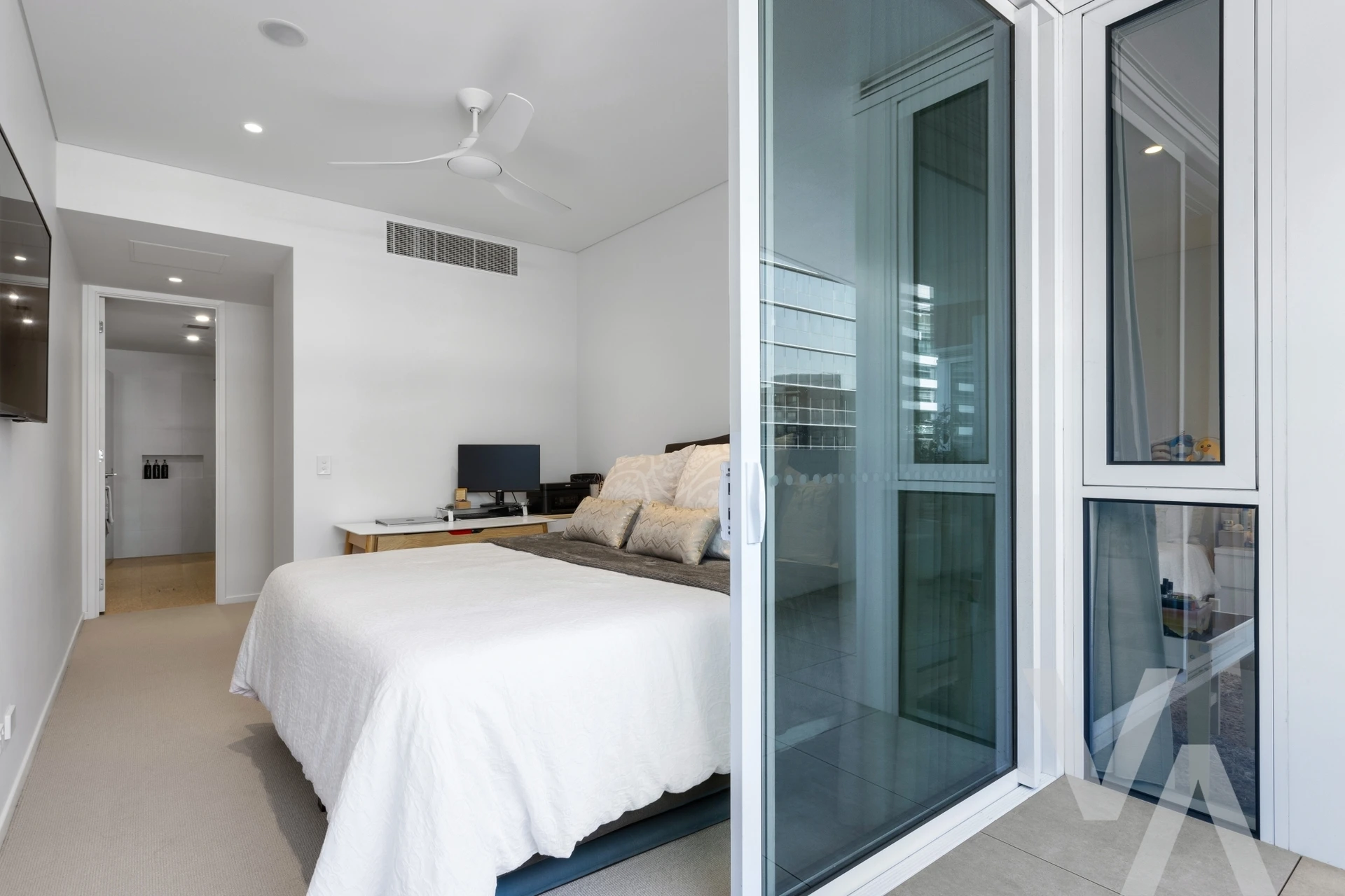 205/23 Honeysuckle Drive Newcastle NSW