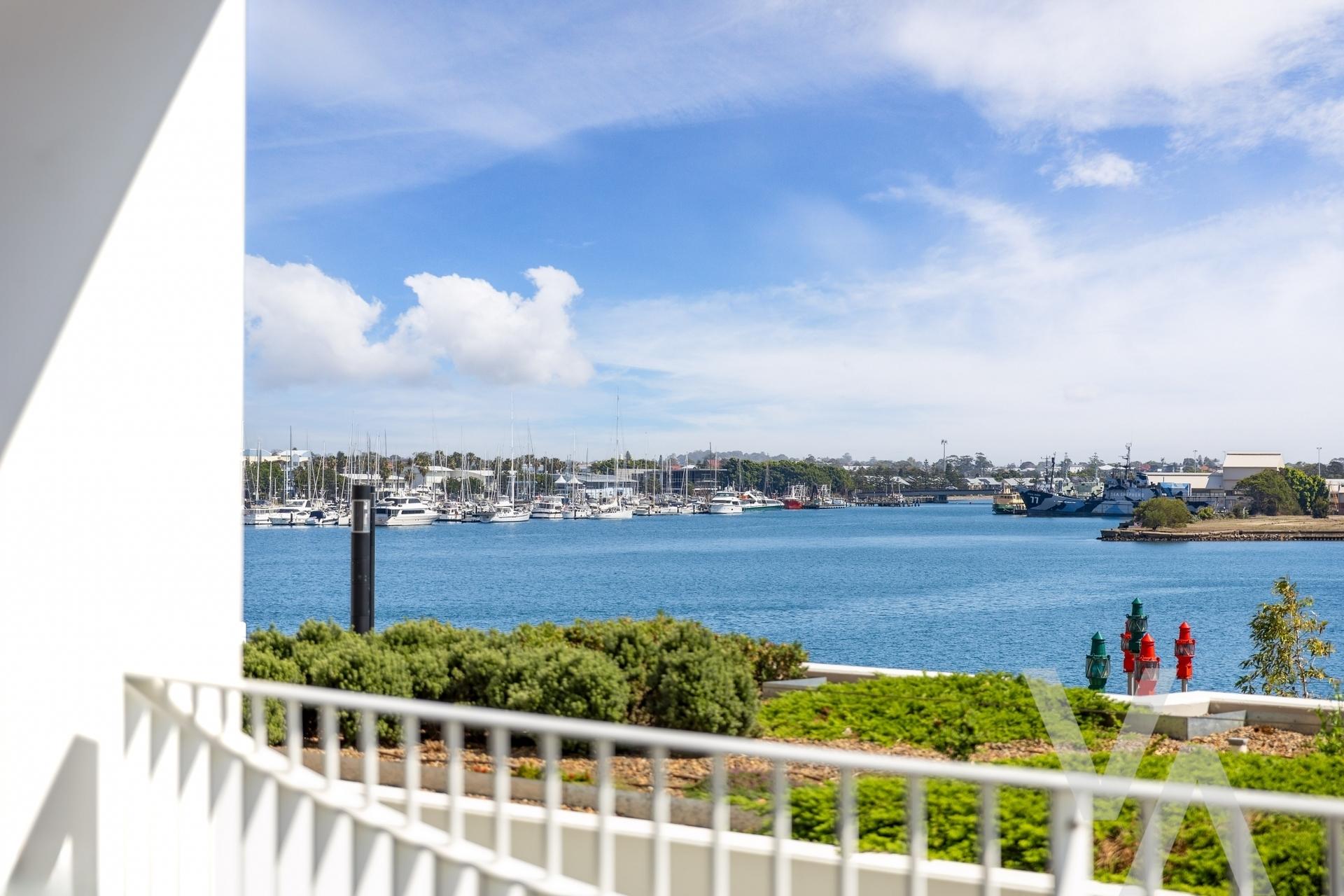 205/23 Honeysuckle Drive Newcastle NSW