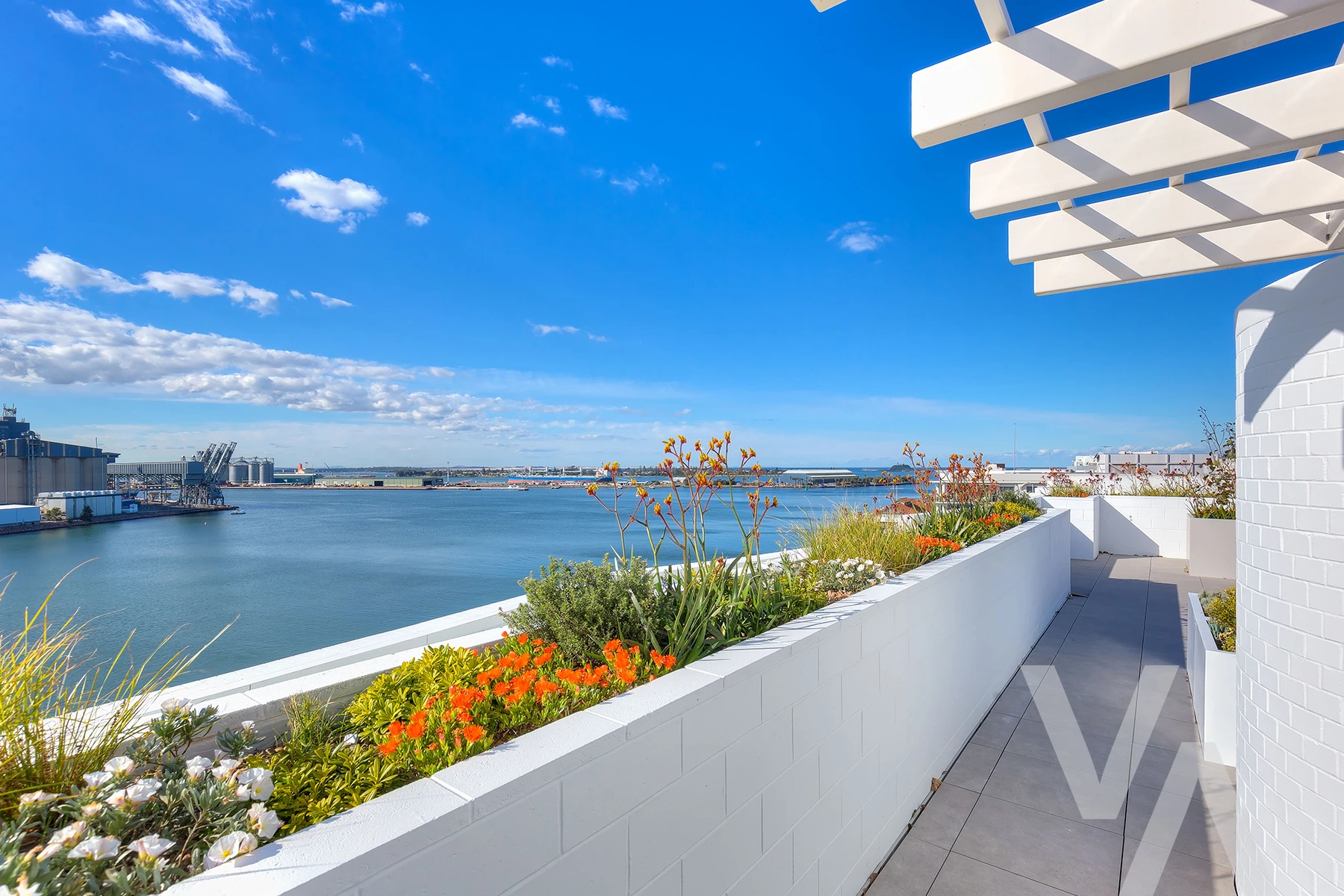 407/23 Honeysuckle Drive Newcastle NSW