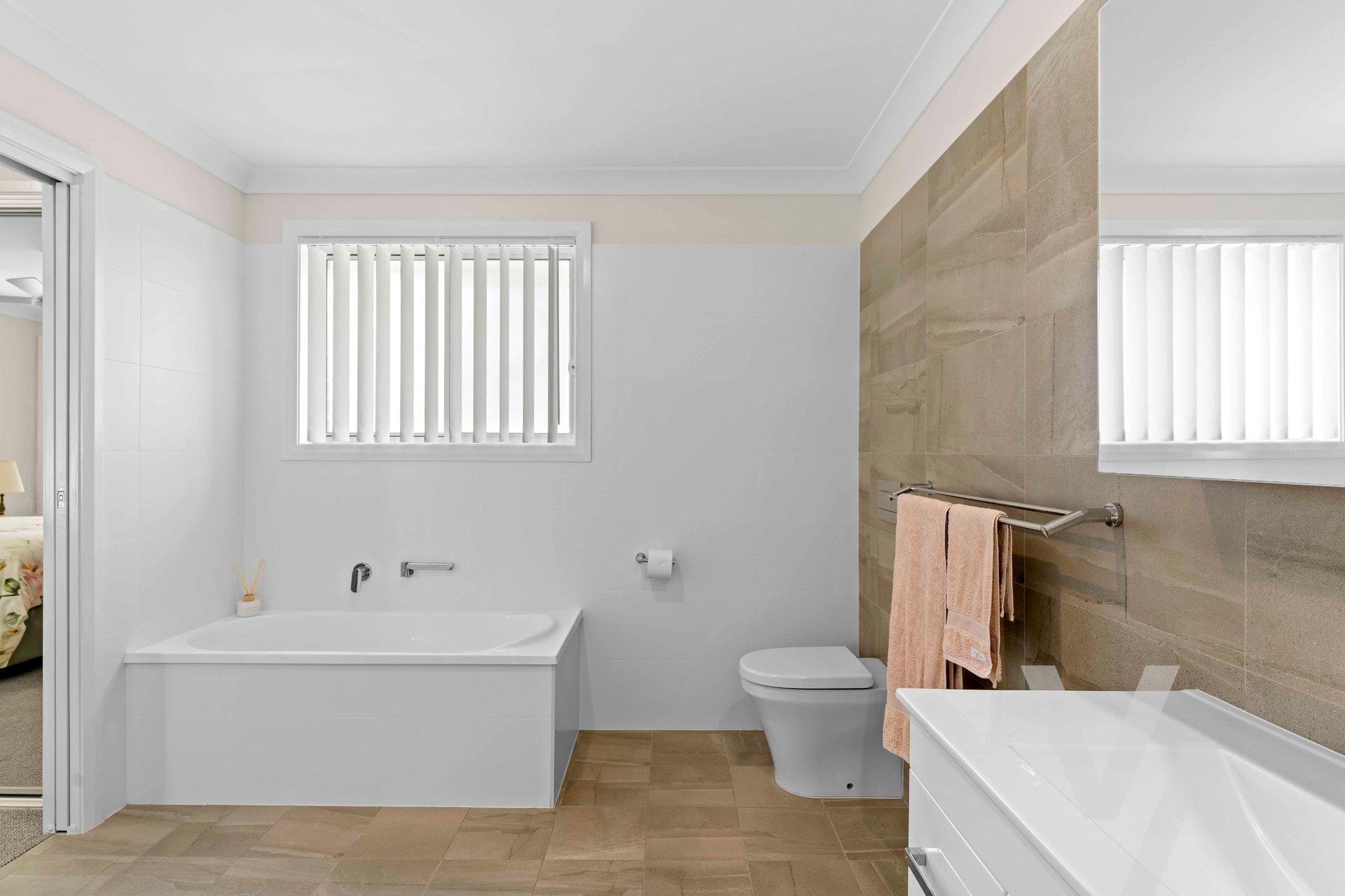 4 Richmond Terrace Elermore Vale NSW