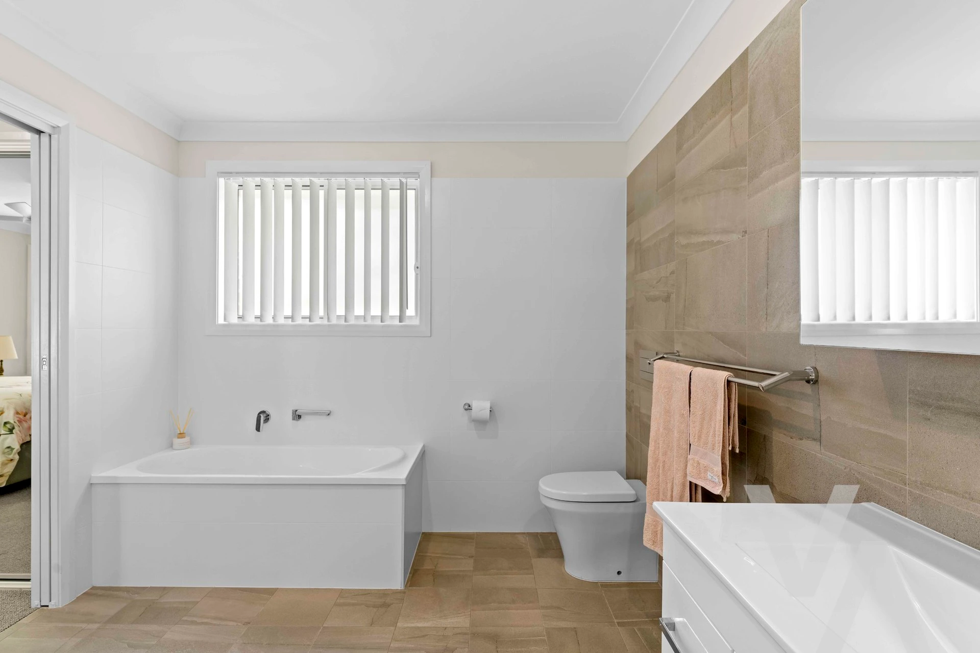 4 Richmond Terrace Elermore Vale NSW