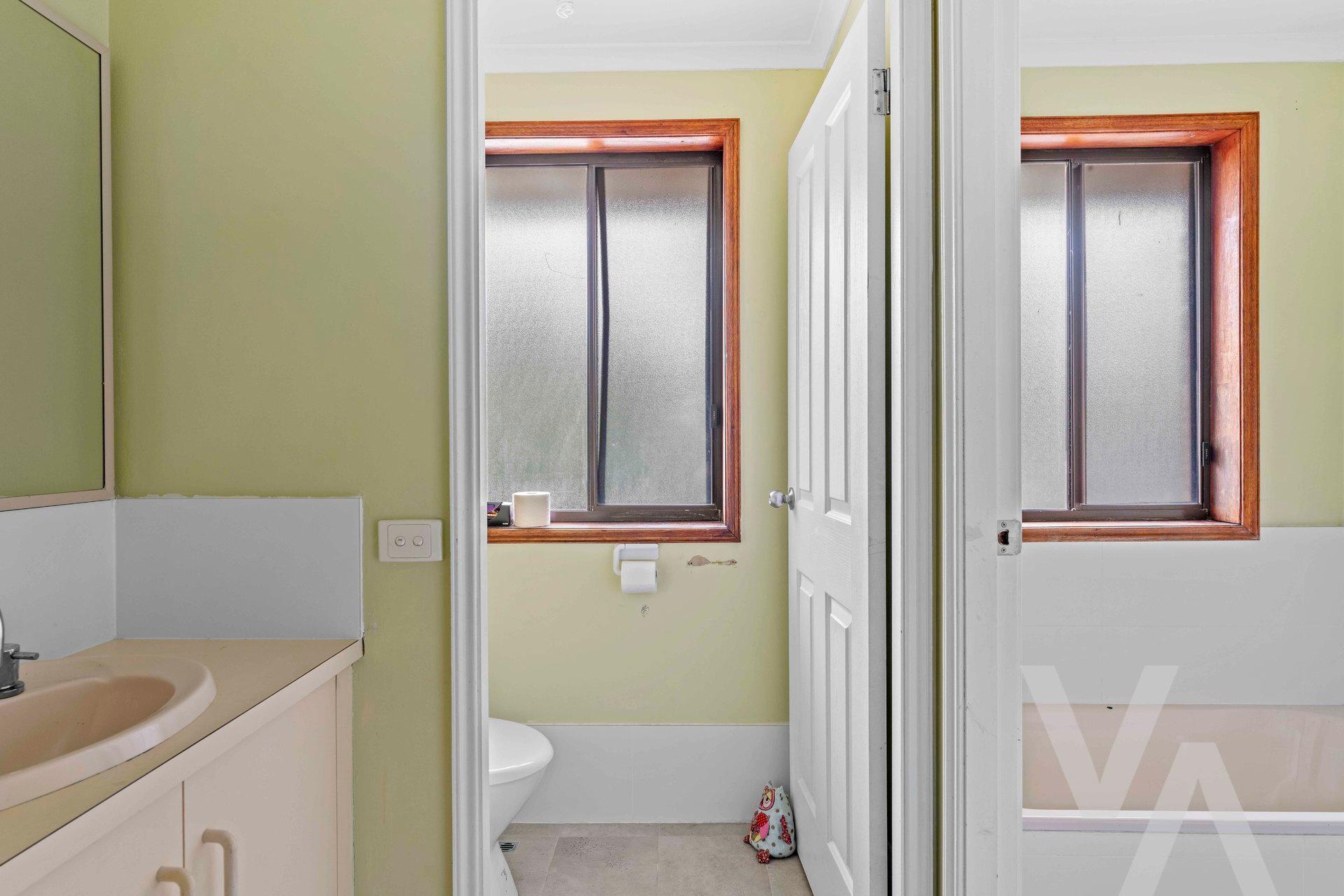 35 Dangerfield Drive Elermore Vale NSW