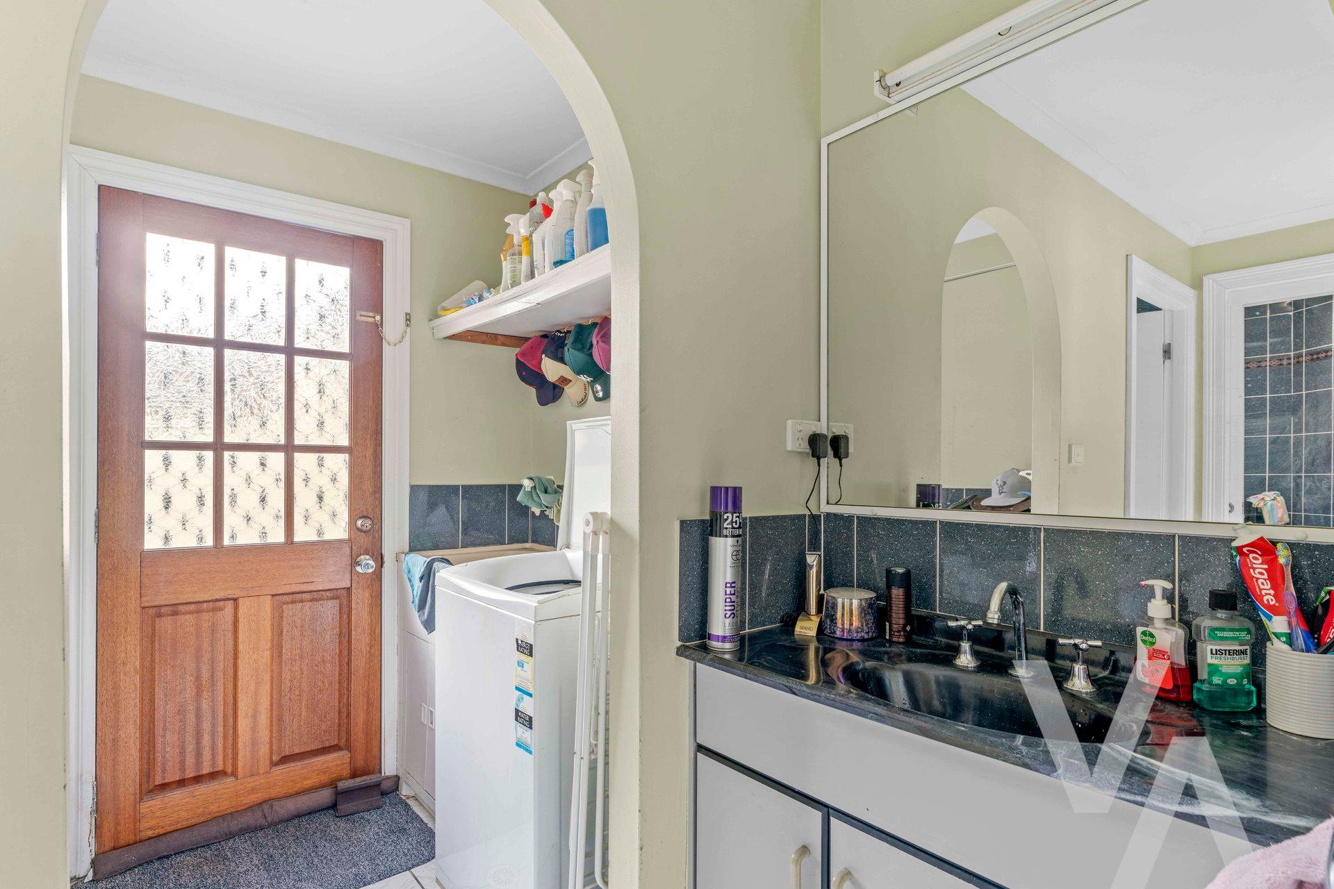 35 Dangerfield Drive Elermore Vale NSW