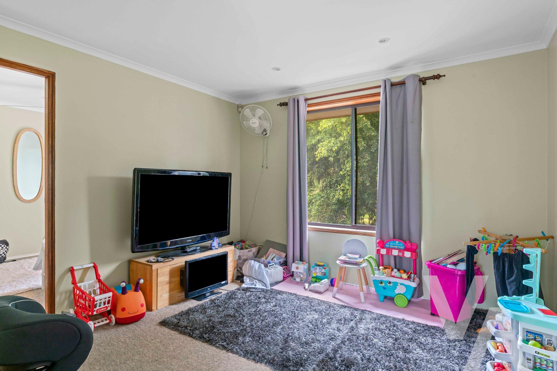 35 Dangerfield Drive Elermore Vale NSW