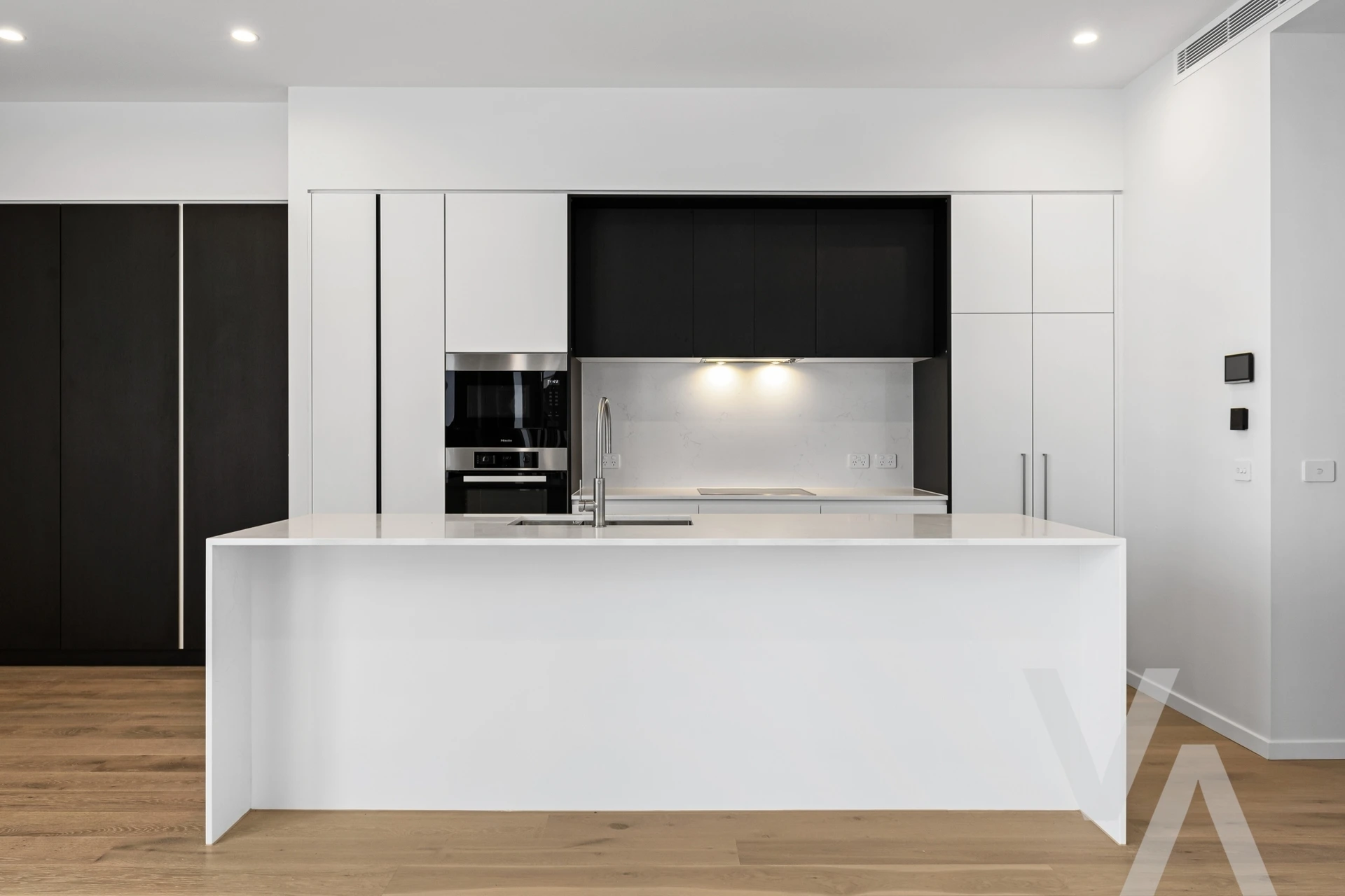 603/43 Honeysuckle Drive Newcastle NSW