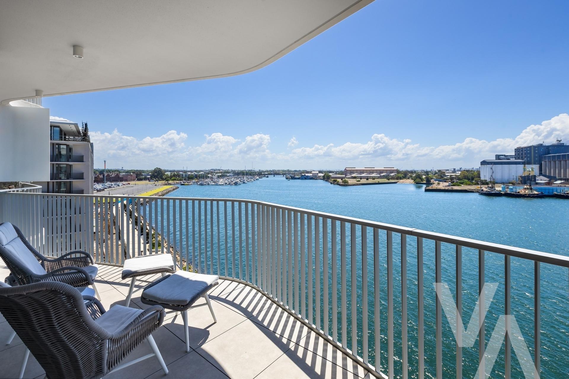 509/33 Honeysuckle Drive Newcastle NSW