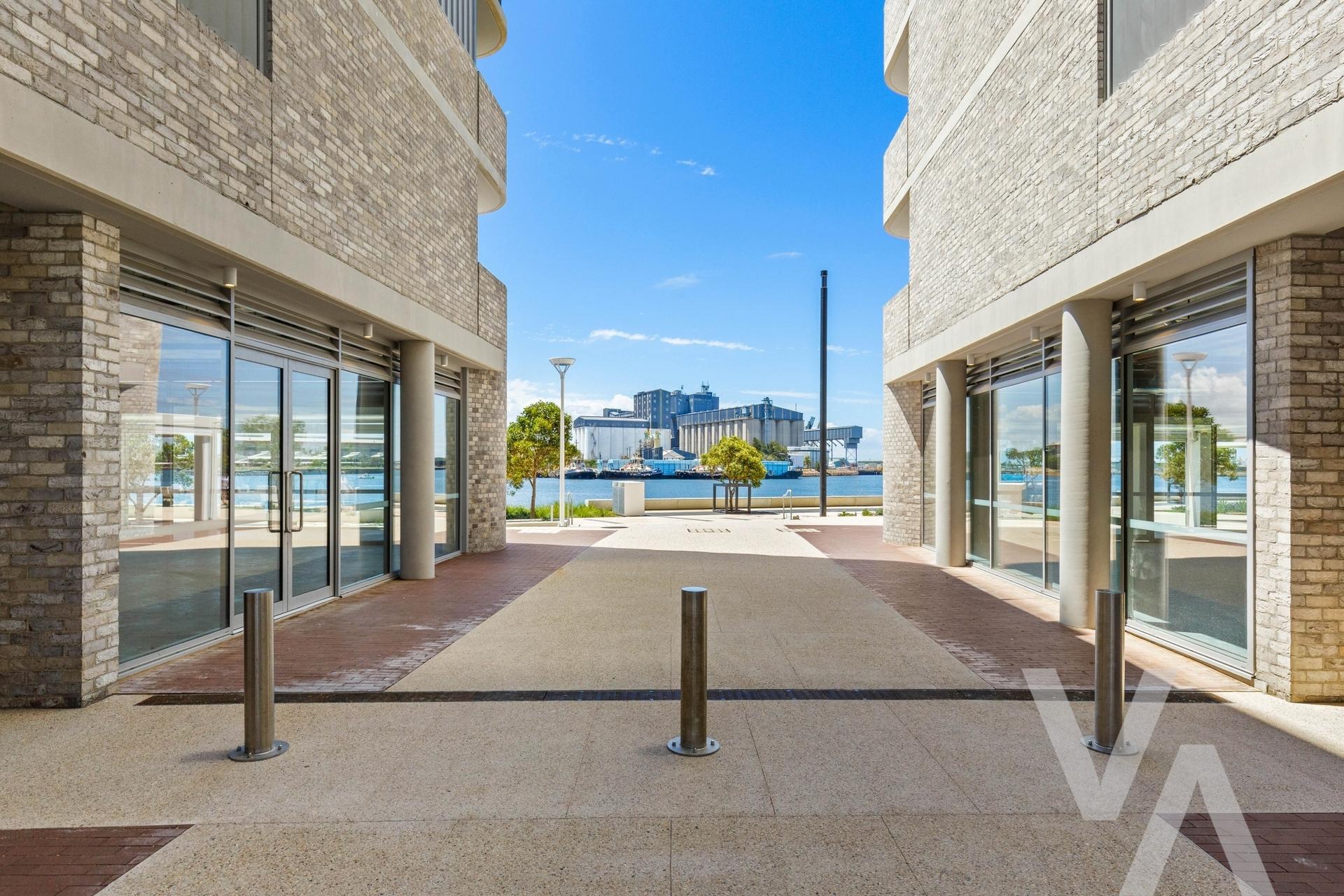 509/33 Honeysuckle Drive Newcastle NSW