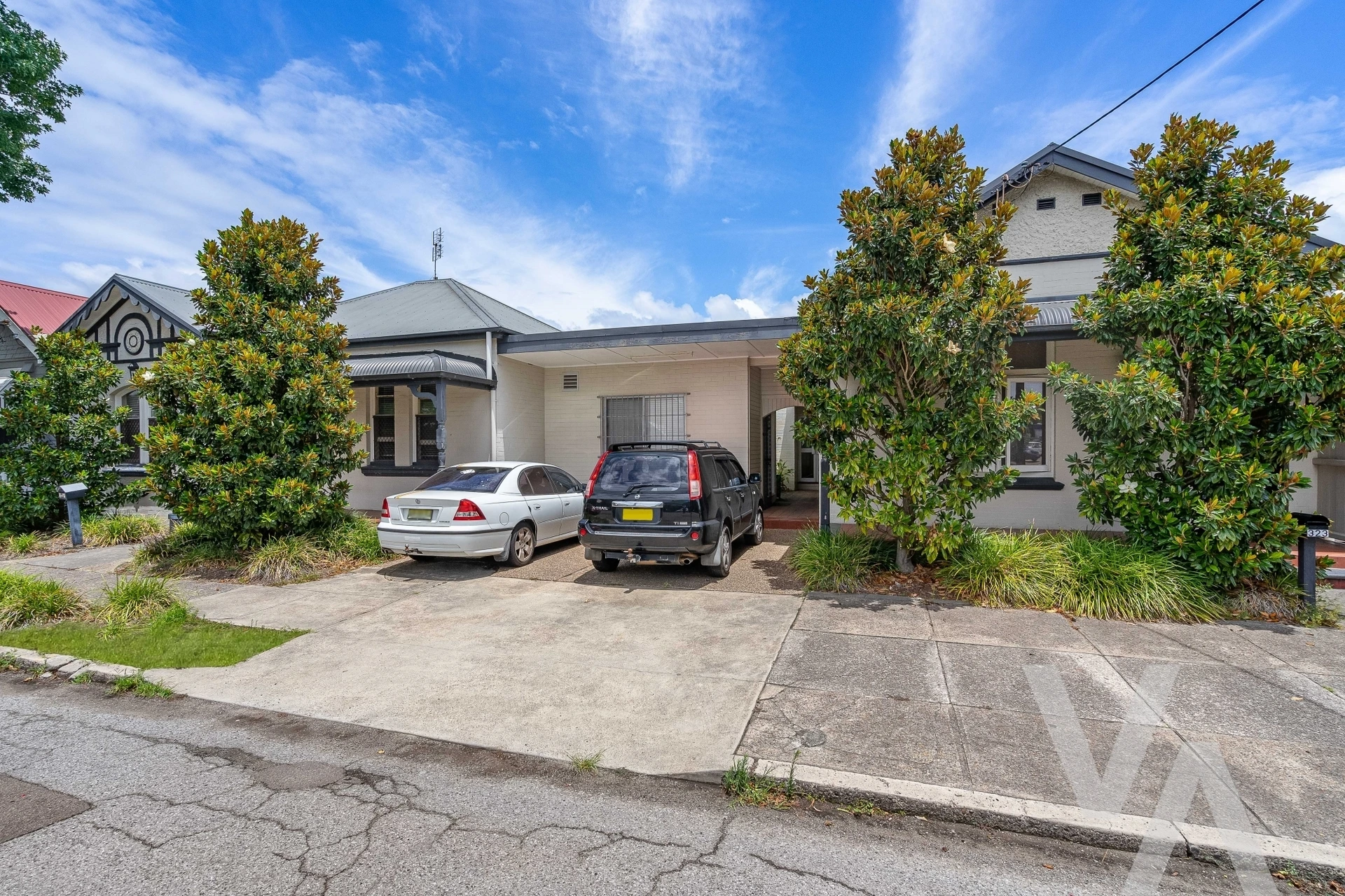 321-323 Parkway Avenue Hamilton East NSW