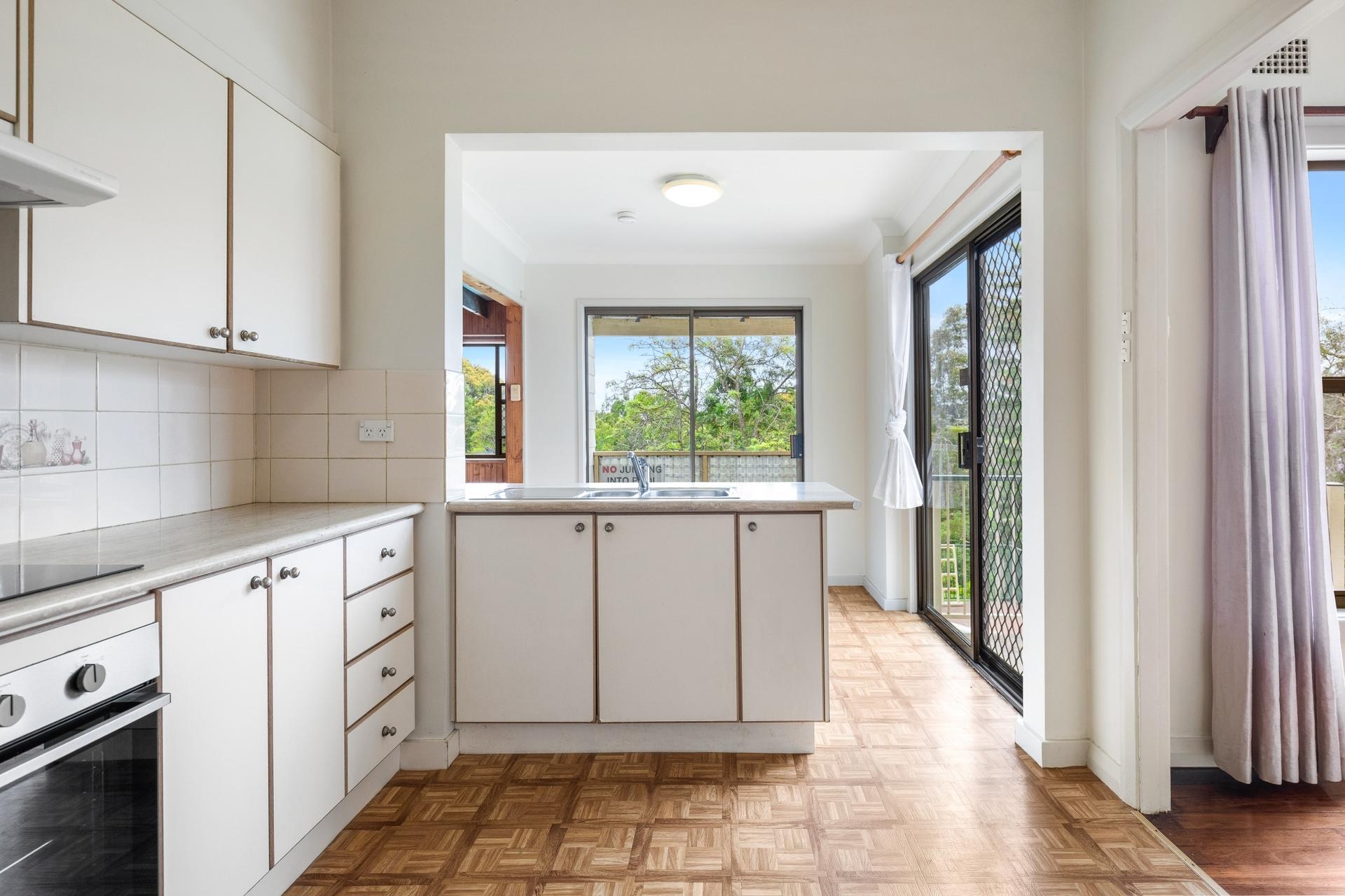 24 Hillcrest  Parade Highfields NSW