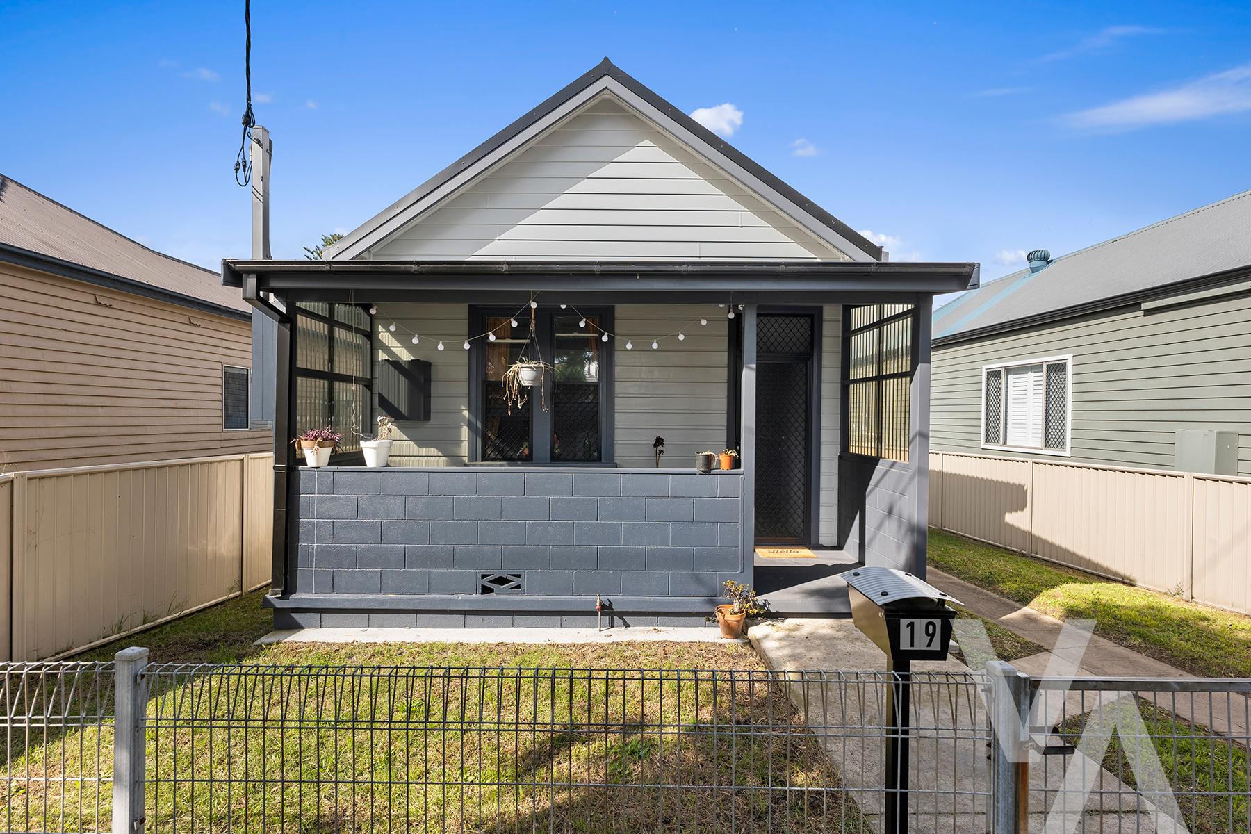 19 Carrington  Street Mayfield NSW