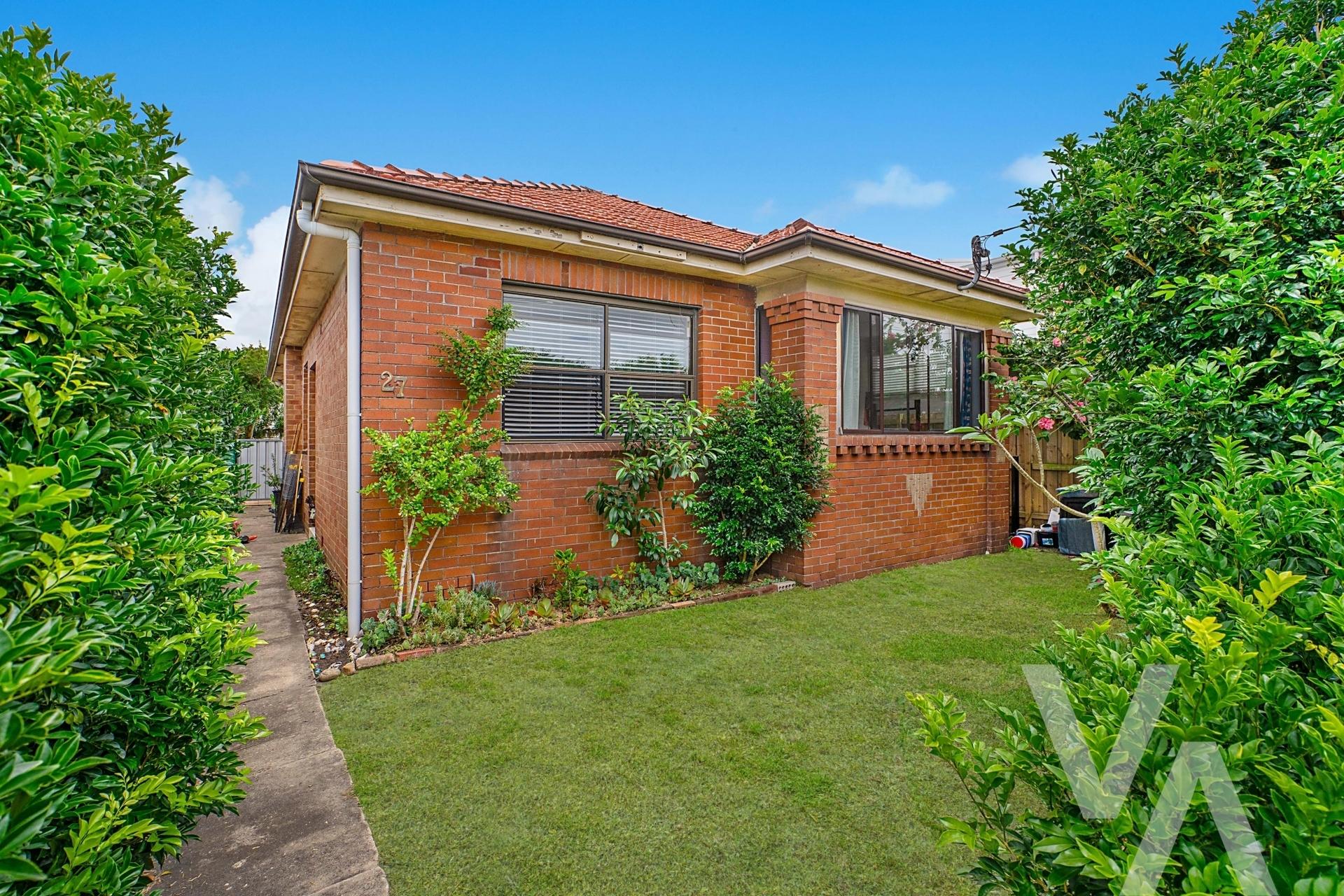 27 Roxburgh Street Stockton NSW