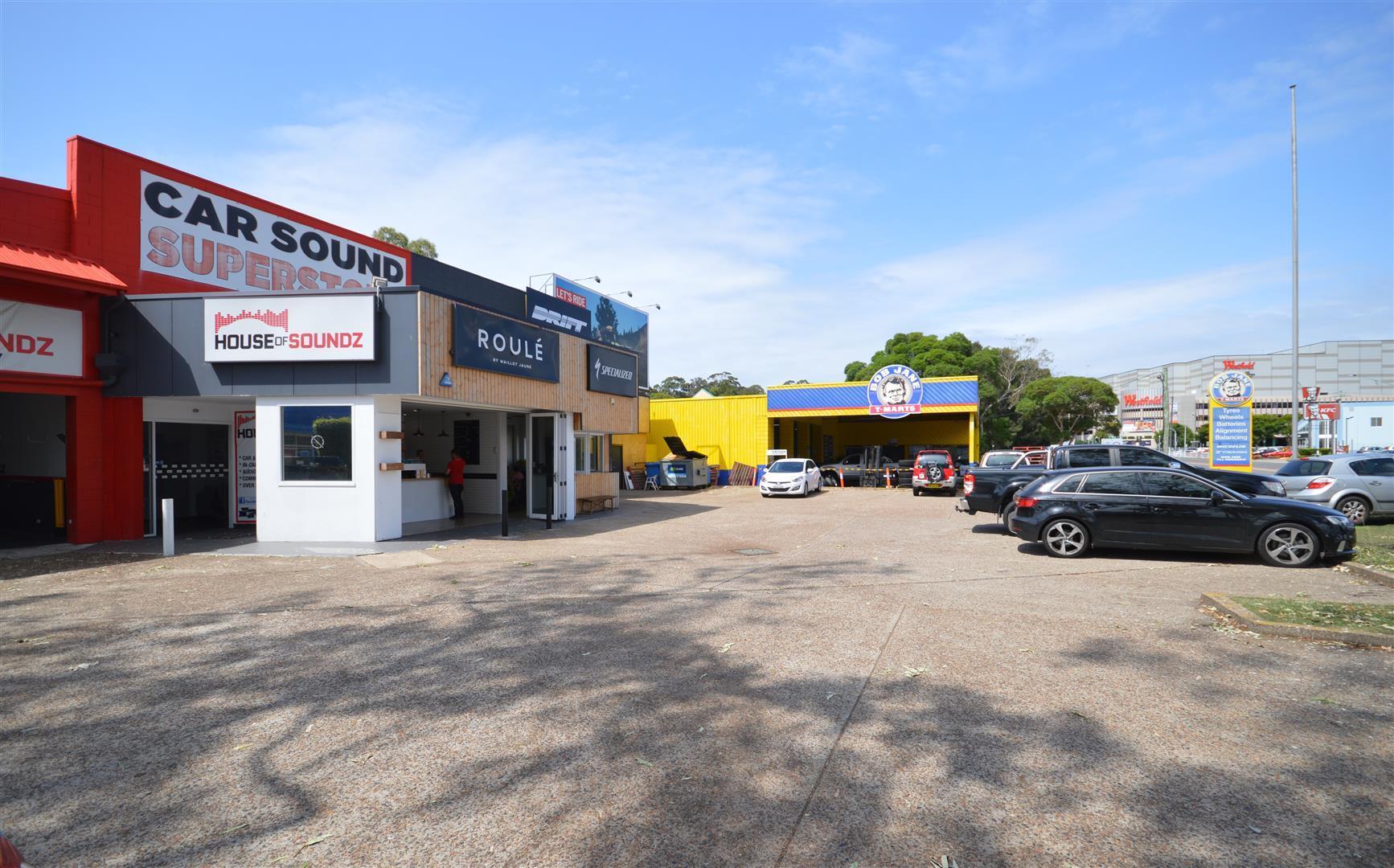 Unit Suite 1/47 Northcott Drive Kotara NSW