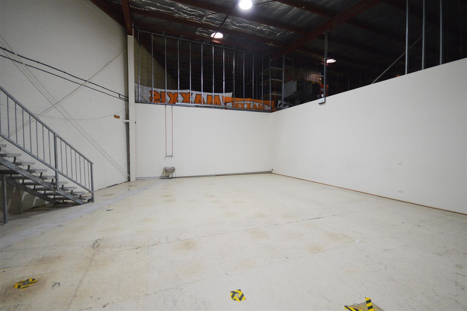 Unit Suite 1/47 Northcott Drive Kotara NSW